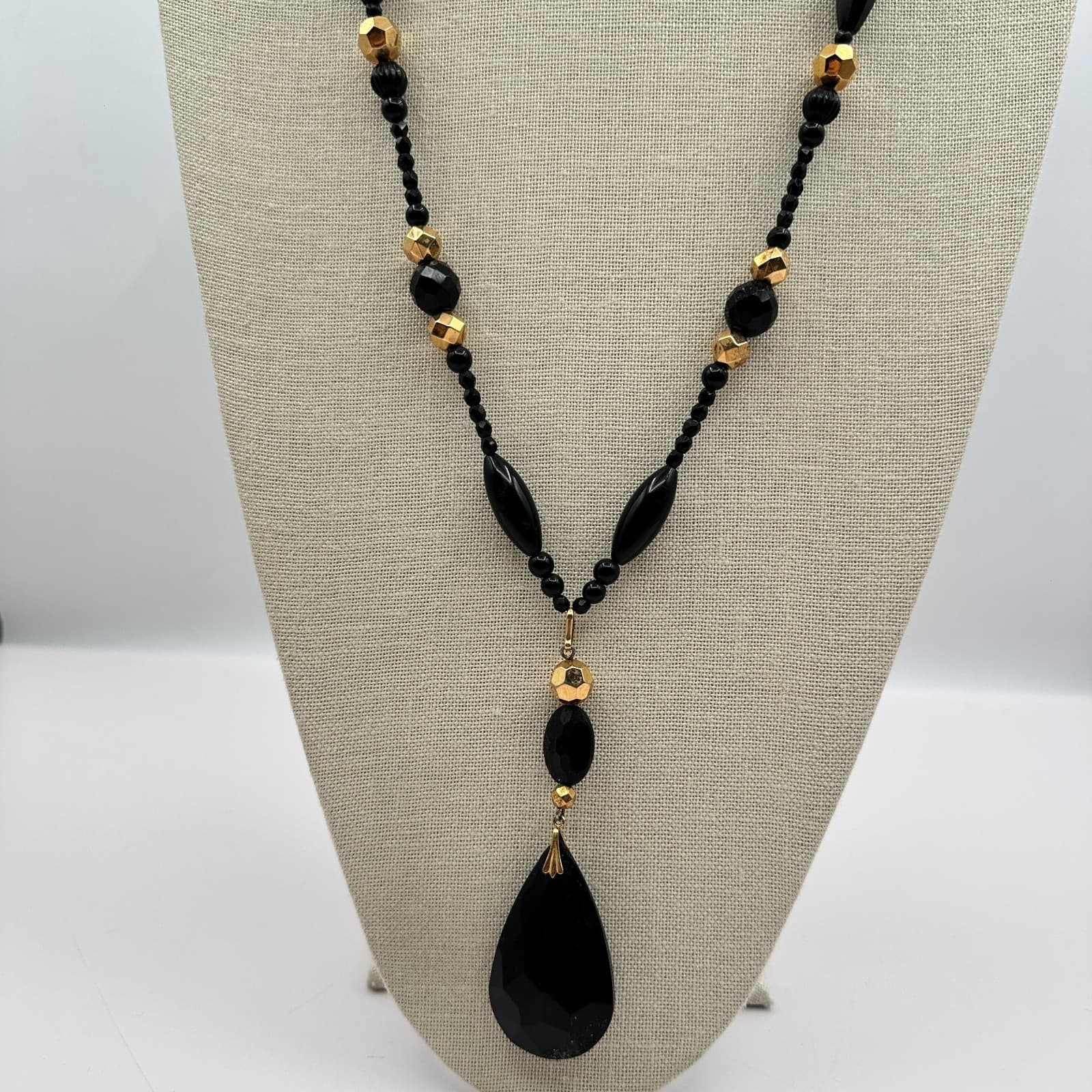 Vintage 90s Gold Tone & Black Beaded Teardrop Pendant Necklace Boho Jewelry
