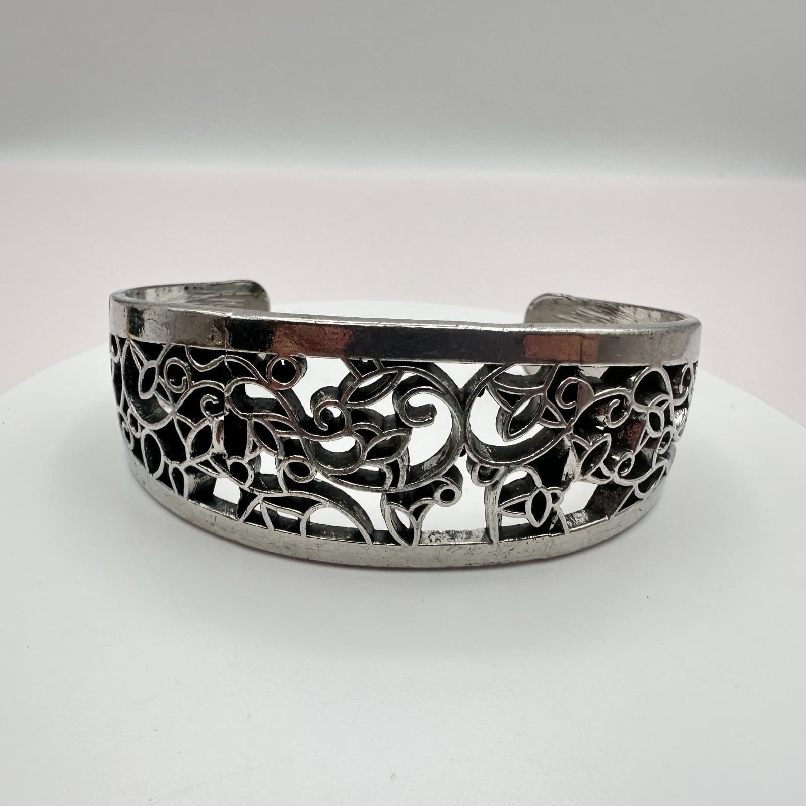 Vintage 90s Silver Tone Filigree Ornate Openwork Wide Cuff Bracelet Jewelry