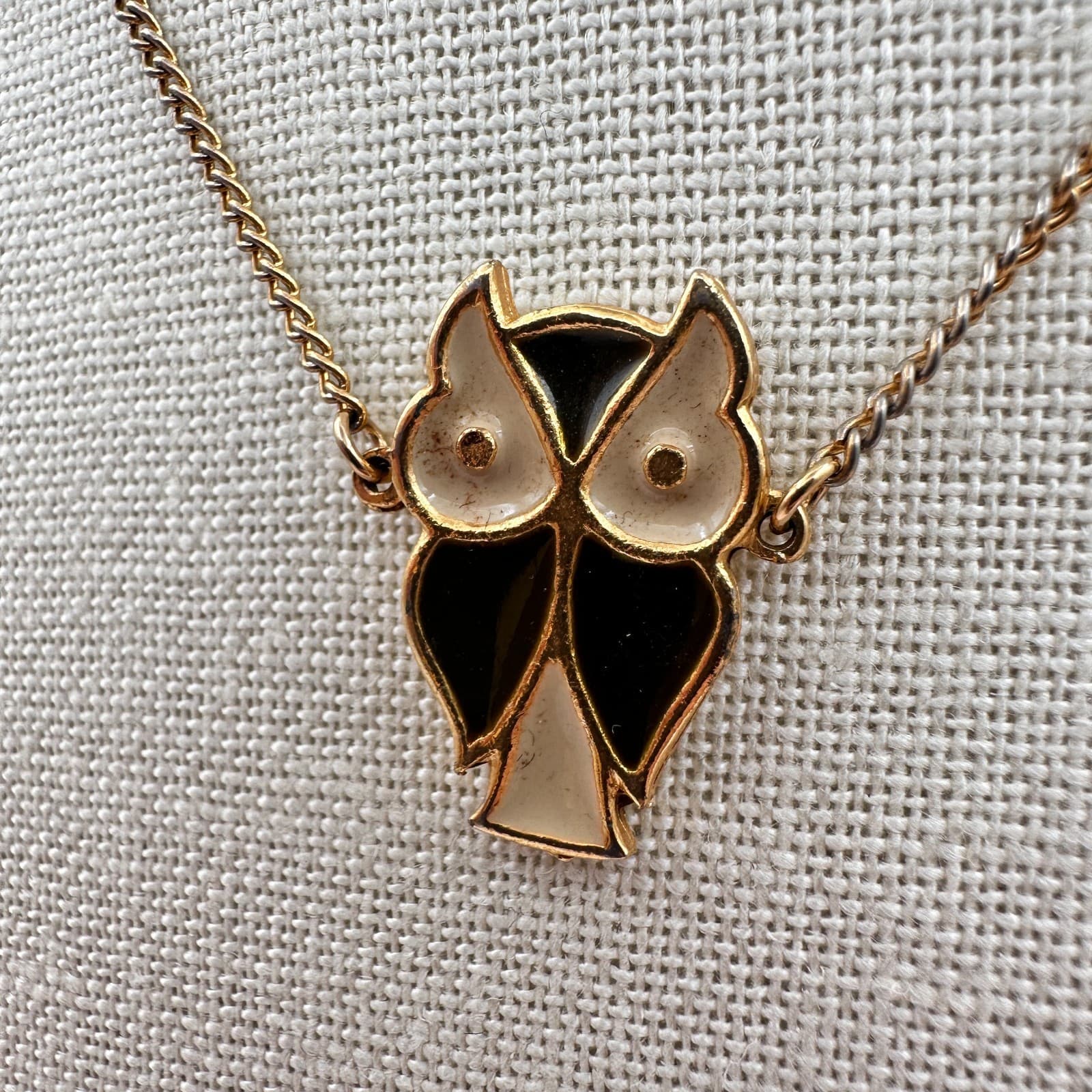 Vintage 70s Gold Tone Owl Pendant Necklace Women's Classic Fashion Jewelry
