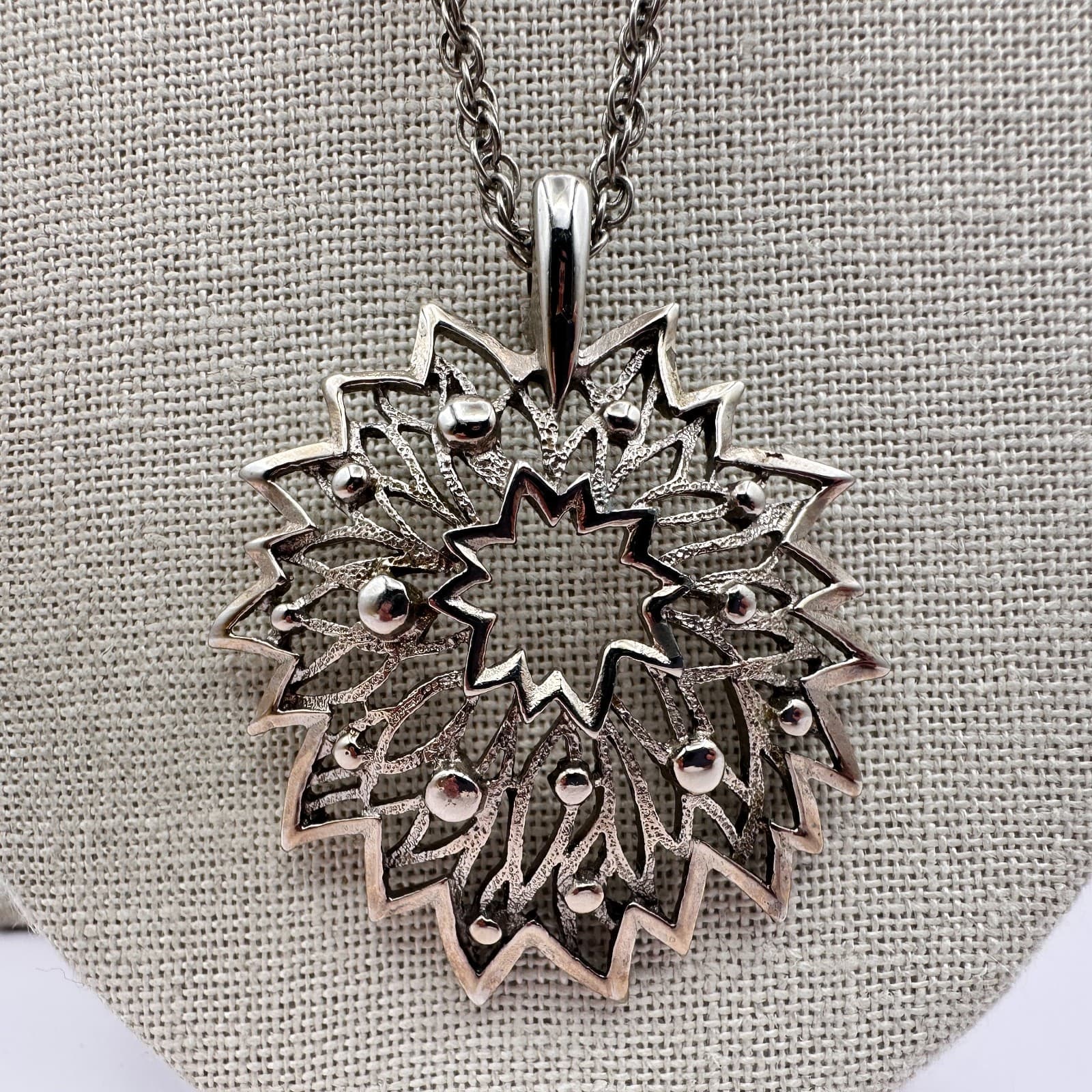 Vintage 90s Silver Tone Rope Chain Sunburst Pendant Necklace Women's Jewelry