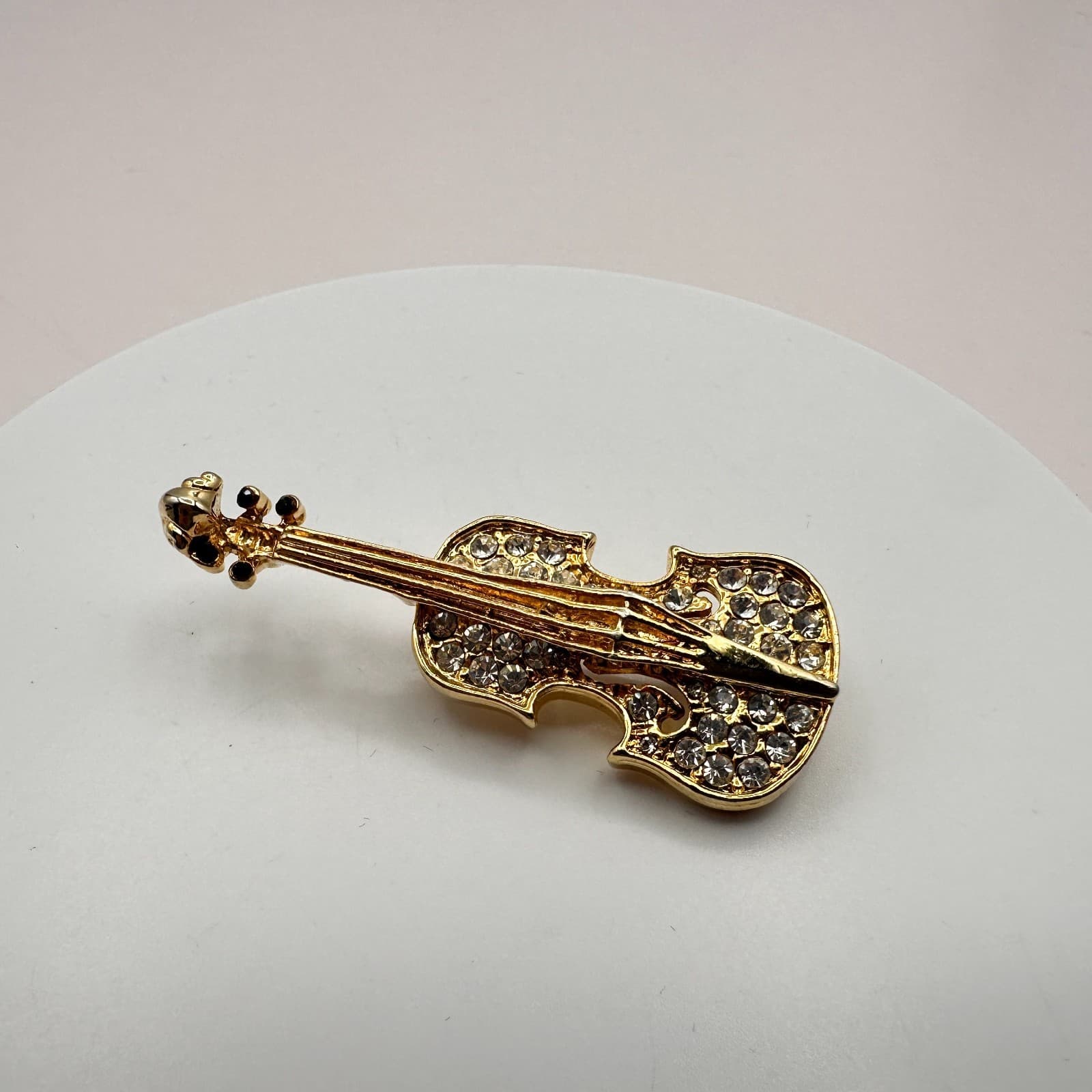 Vintage 90s Gold Tone Pave Clear Rhinestone Violin Musical Brooch Pin Jewelry