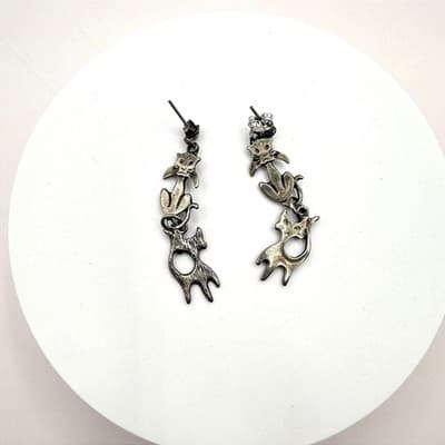 Vintage 80s Silver Tone Three Tiered Cat Dangle Stud Drop Earrings Retro Jewelry