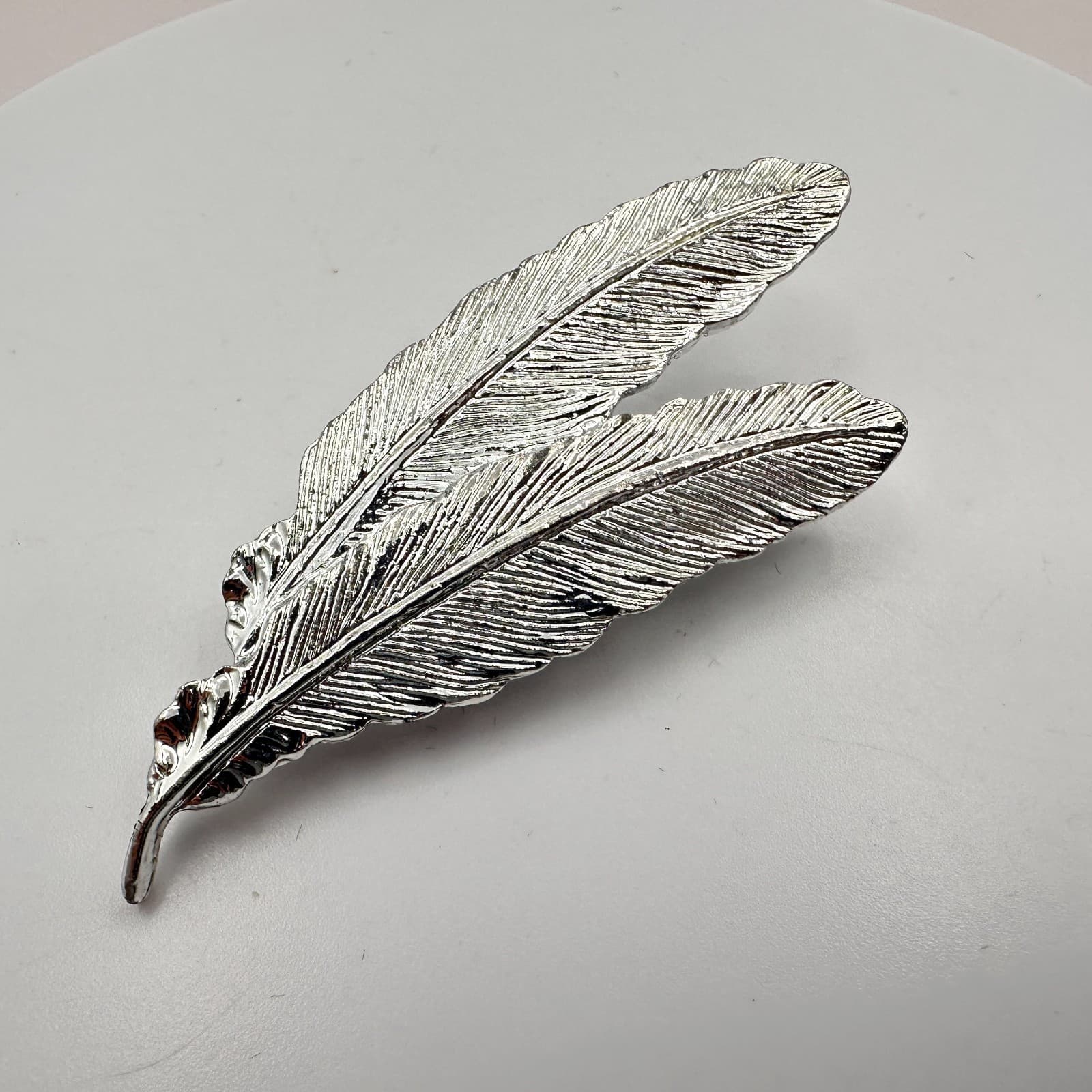 Vintage 90s Silver Tone Double Feather Plume Quill Leaf Brooch Pin Retro Jewelry