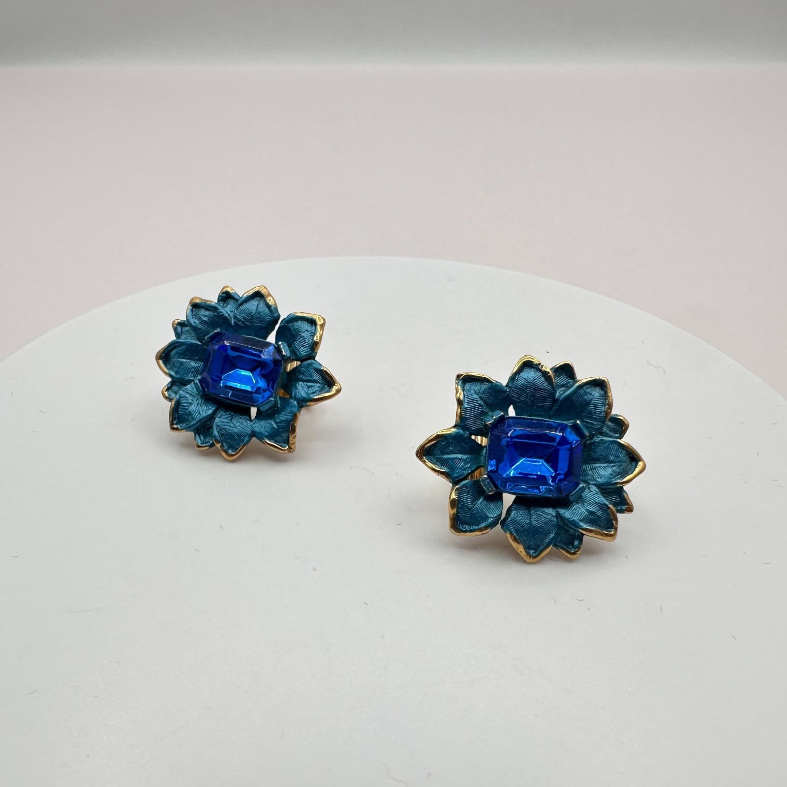 Vintage 90s Blue Gold Tone Flower Rhinestone Floral Clip-On Earrings Jewelry