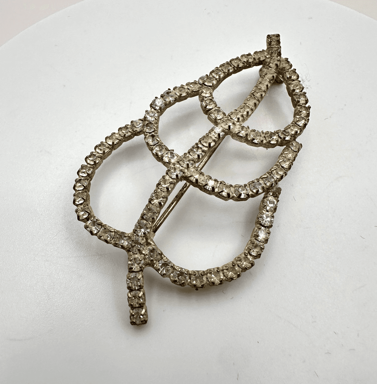 Vintage 90s Silver Tone Clear Rhinestone Openwork Leaf Brooch Pin Retro Jewelry