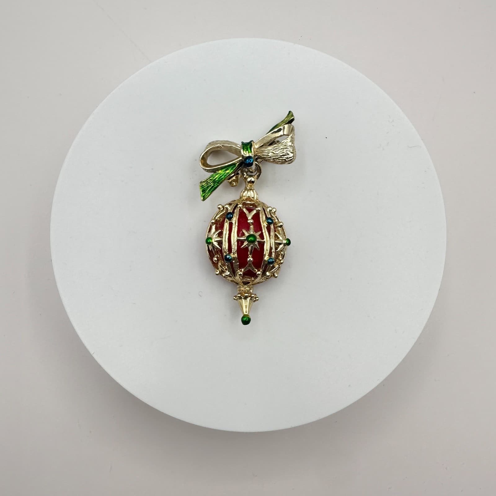 Vintage 80s Christmas Ornament Brooch Red Enamel Gold Tone Bow Pin Jewelry