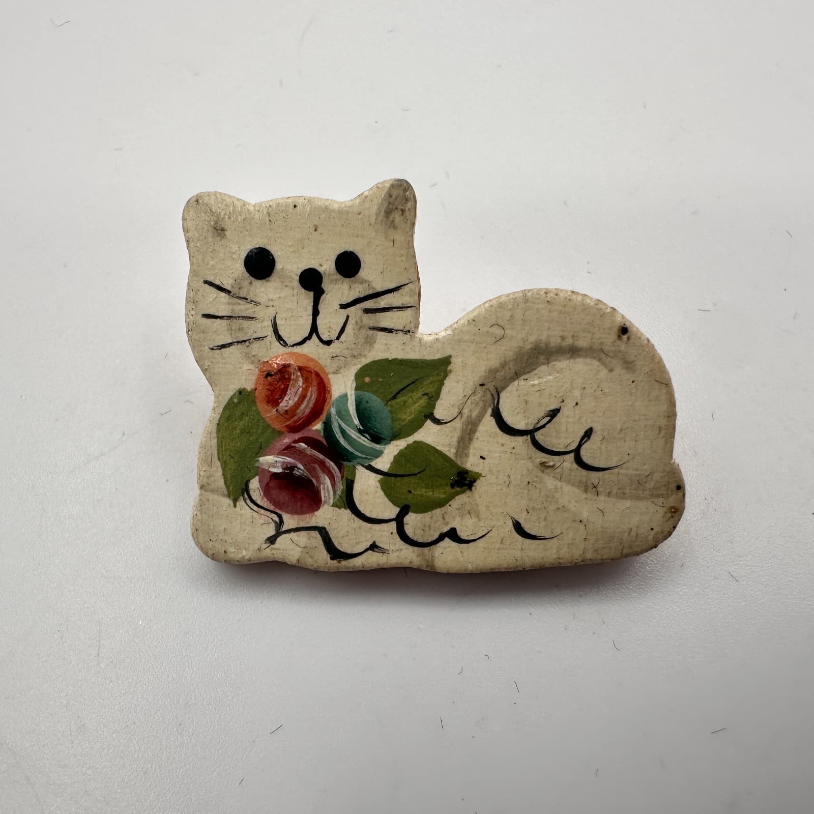 Vintage 90s Floral Hand Painted Folk Art Wooden Cat Brooch Pin Classic Jewelry