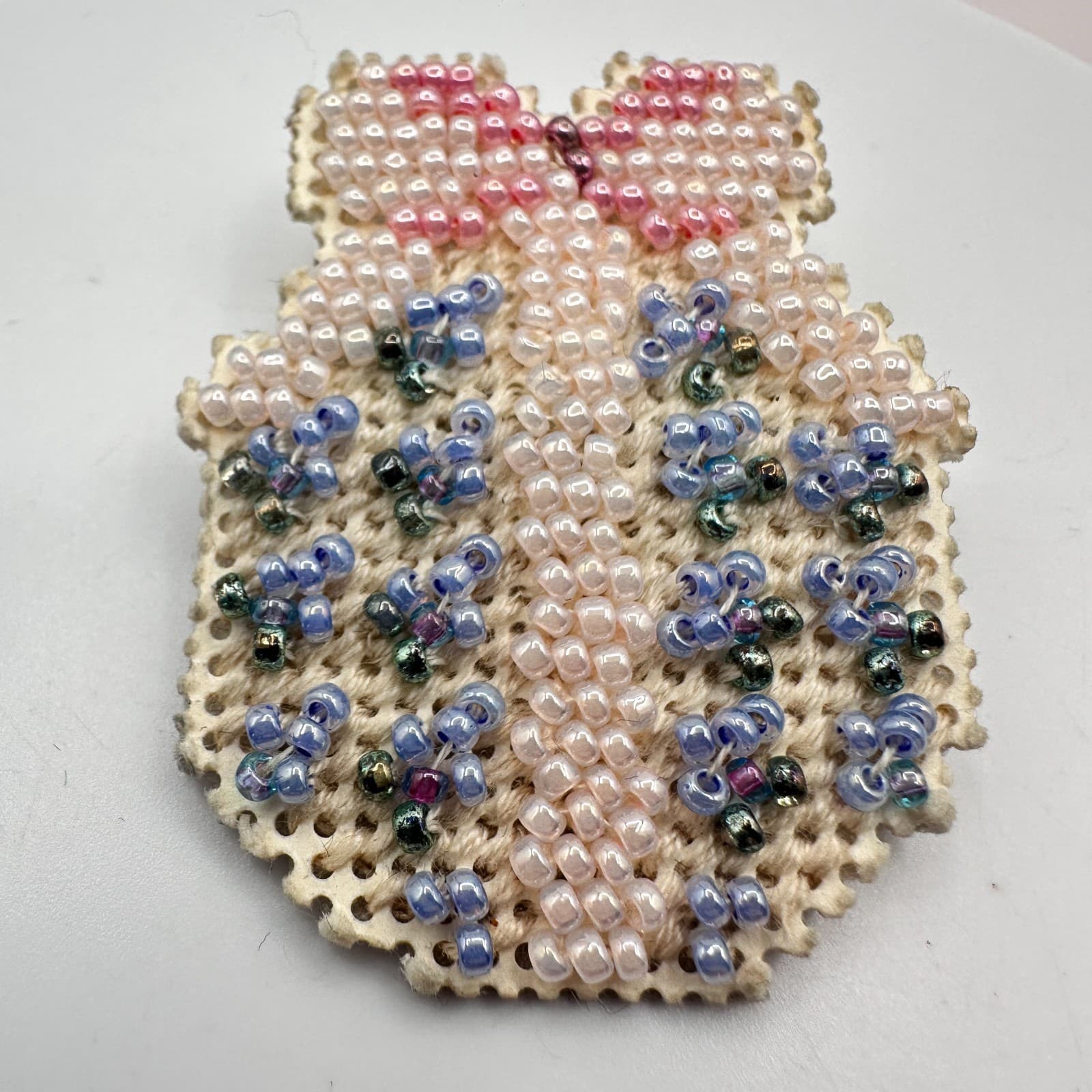 Vintage 90s Seed Beaded Stitch Craft Brooch Pin Pastel Bow Classic Jewelry