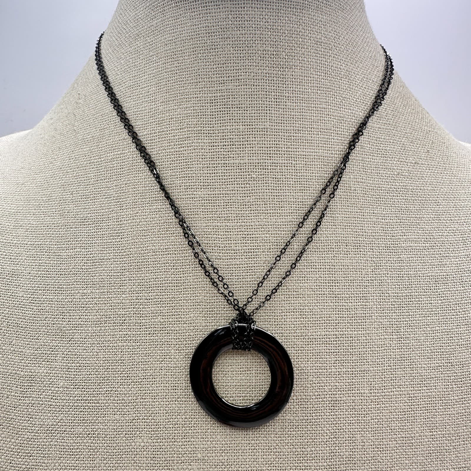 Vintage 90s Black Layered Chain Circle Ring Pendant Statement Necklace Jewelry