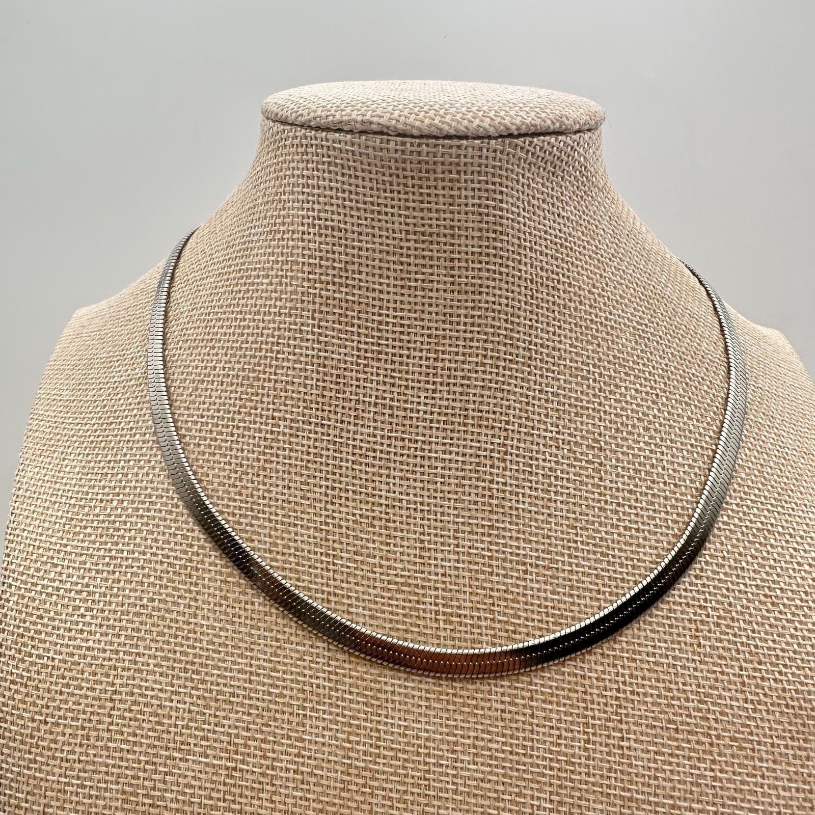 Vintage 70s Silver Tone Omega Chain Necklace Snake Choker Statement Jewelry