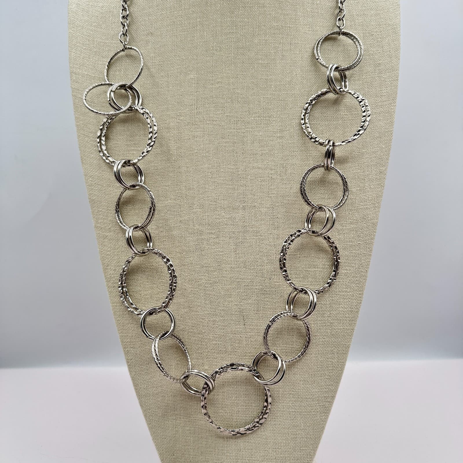 Vintage 90s Silver Tone Hammered Multi Circle Link Statement Necklace Jewelry