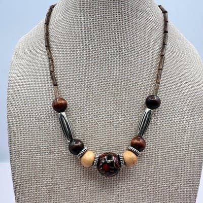Vintage Y2K Silver Tone Wooden Beaded Necklace Boho Women's Classic Jewelry
