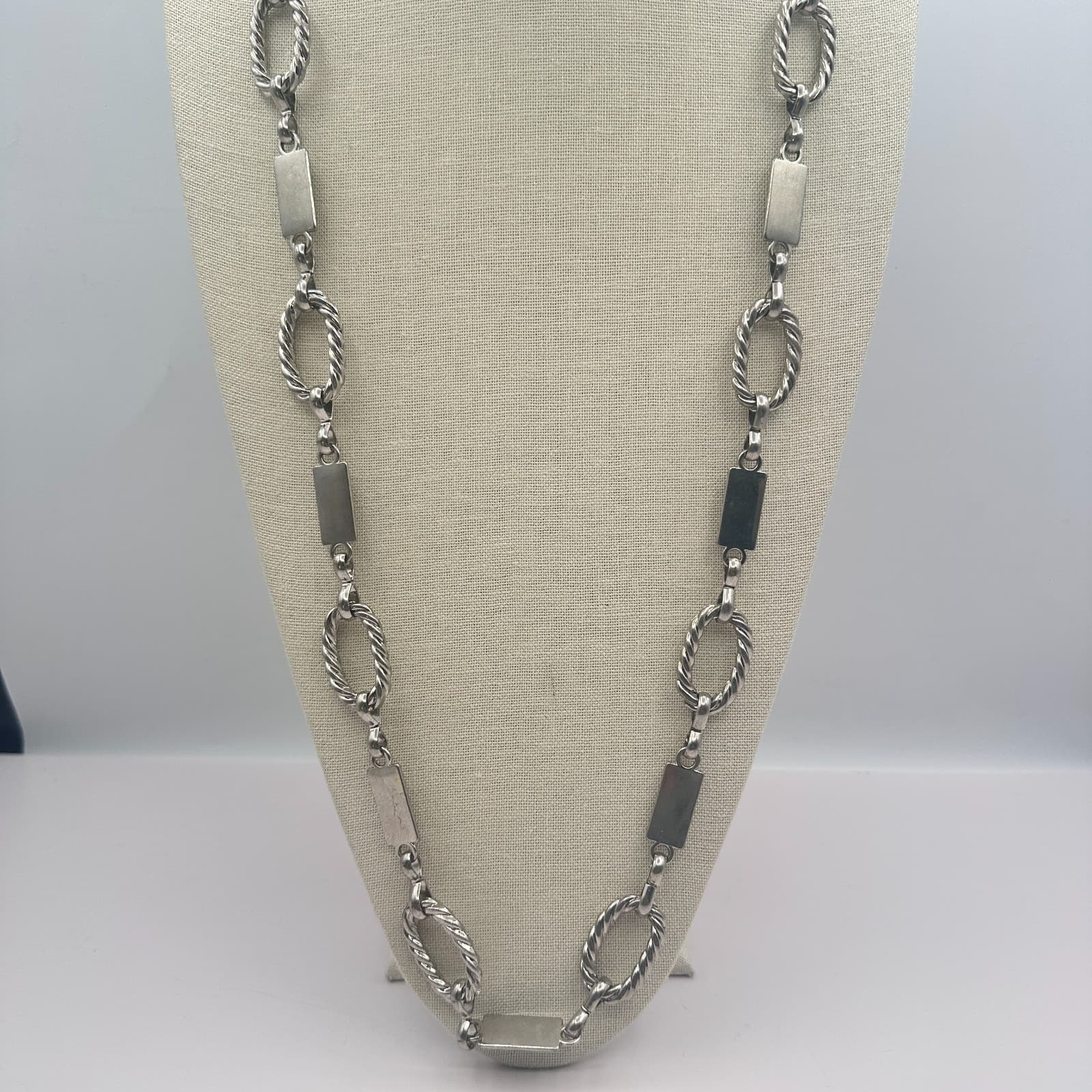 Vintage 80s Silver Tone Twist Polished Rectangular Link Chain Necklace Jewelry