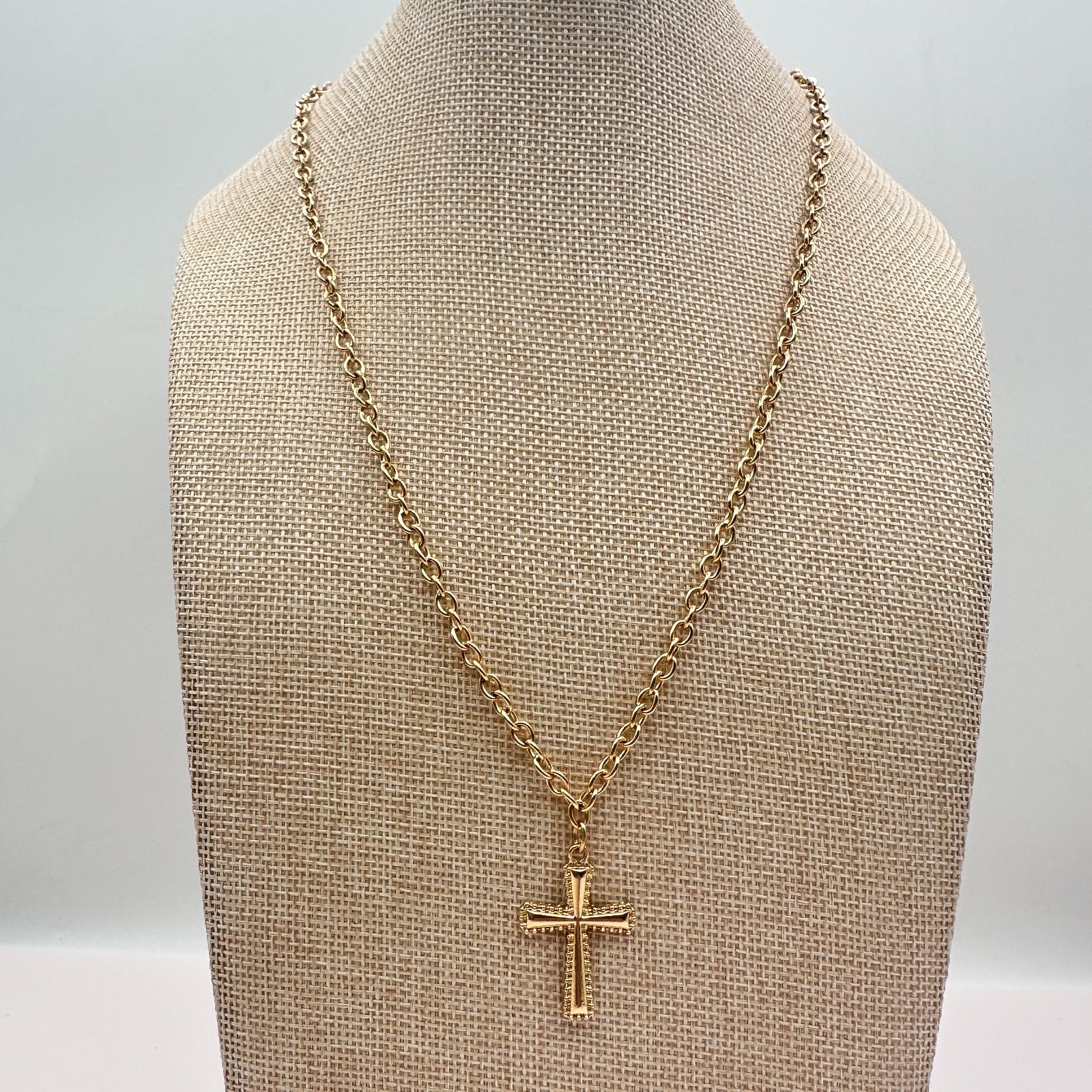 Vintage 80s Gold Tone Cross Pendant Necklace Chunky Chain Statement Jewelry