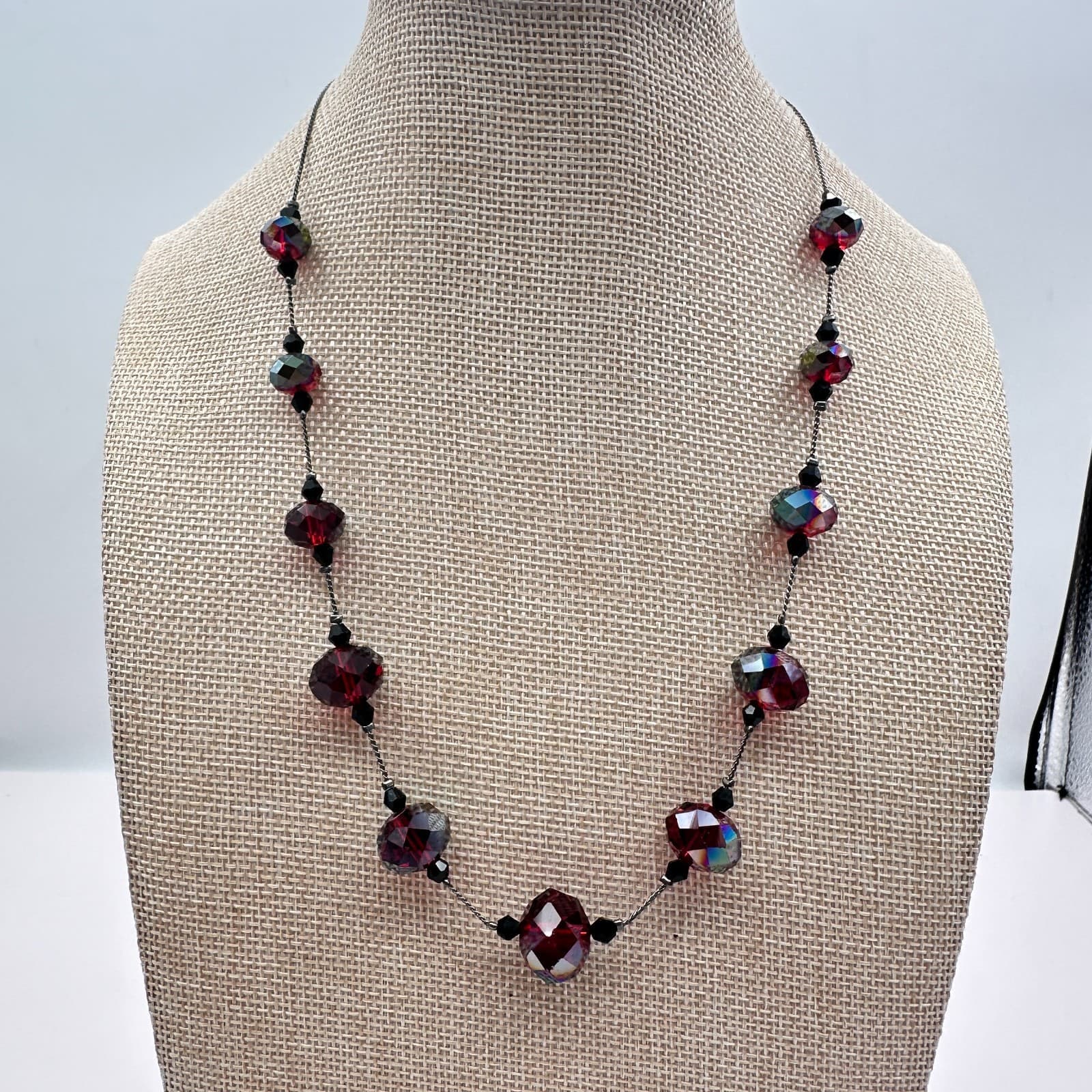 Vintage 90s Silver Tone Red AB Faceted Beaded Necklace Women's Classic Jewelry
