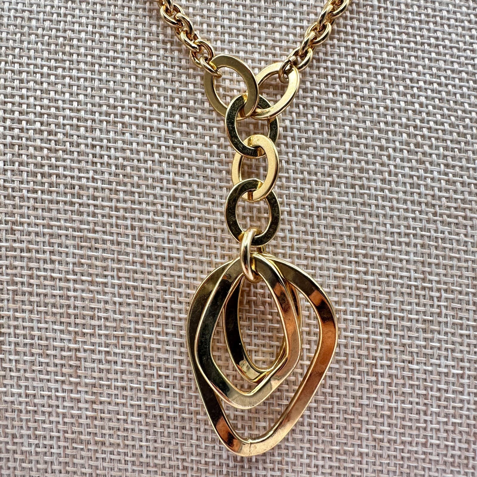 Vintage Y2K Gold Tone Abstract Hoops Pendant Necklace Women's Classic Jewelry