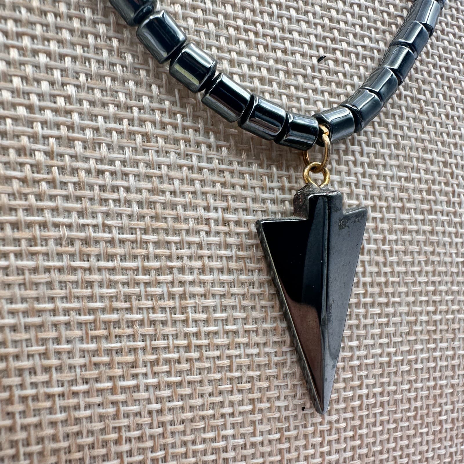 Vintage 90s Grey Hematite Beaded Arrowhead Pendant Necklace Women's Jewelry