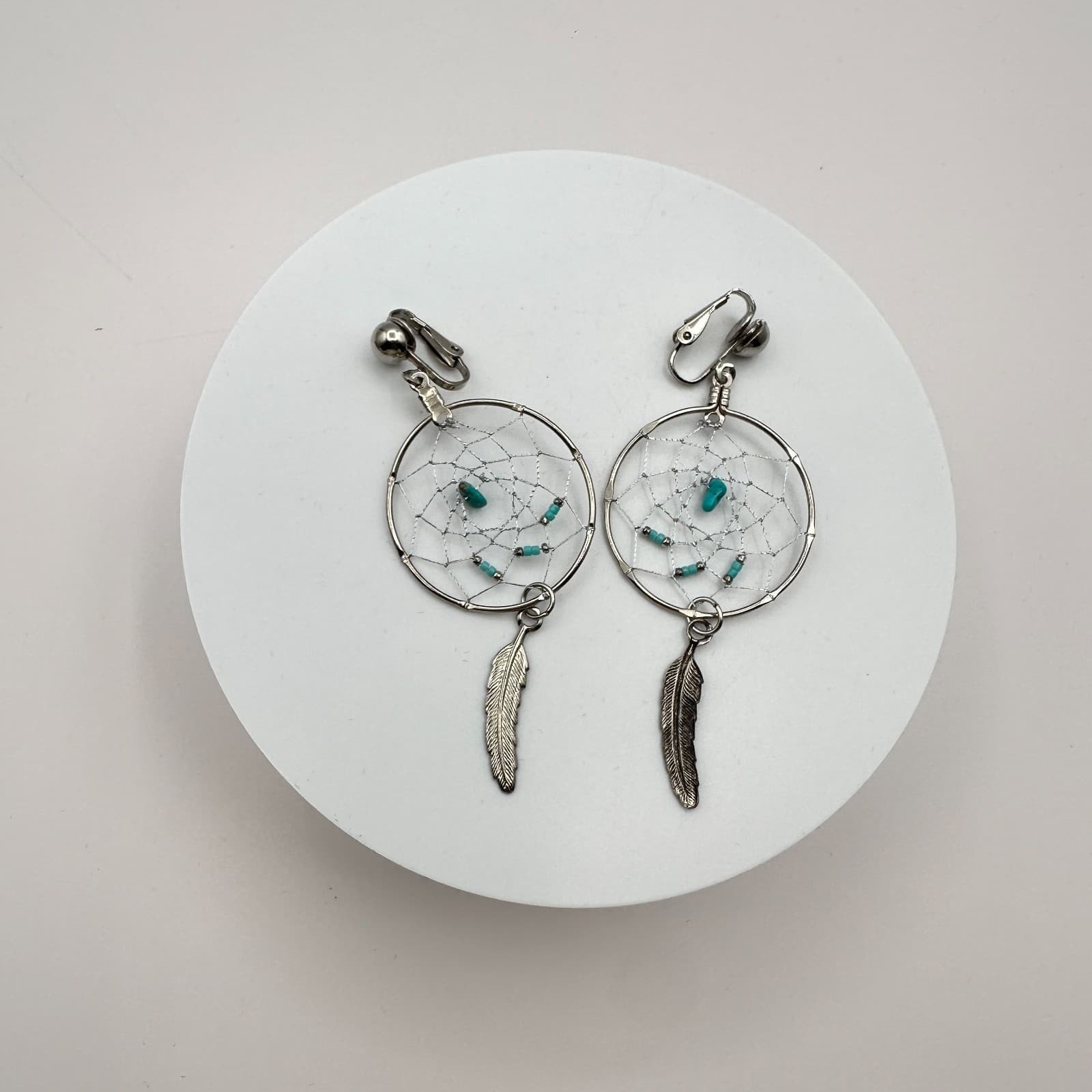Vintage 90s Dream Catcher Teal Bead Feather Clip On Earrings Silver Tone Jewelry