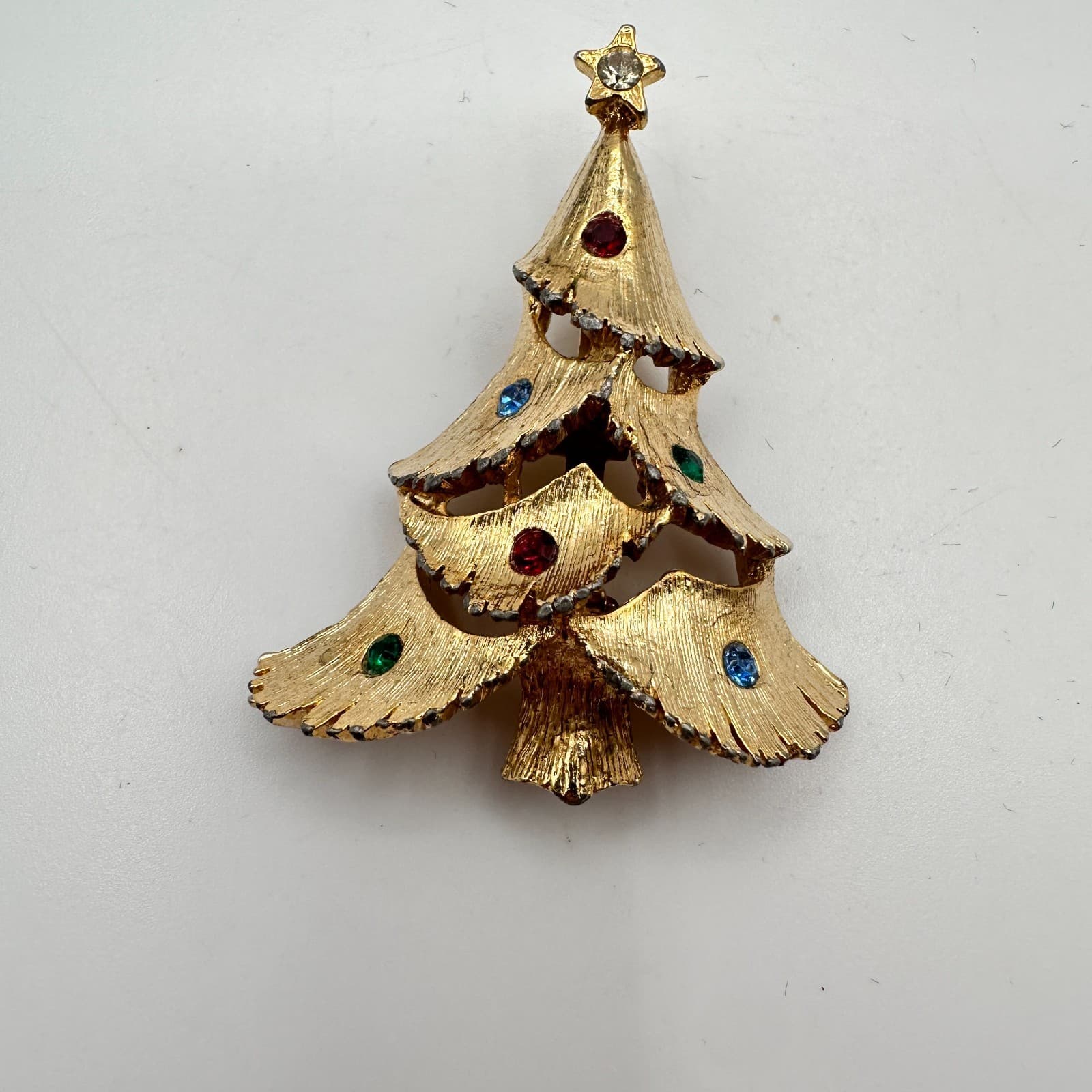VTG 90s Christmas Tree Rhinestone Brooch Pin Gold Tone Holiday Fashion Jewelry