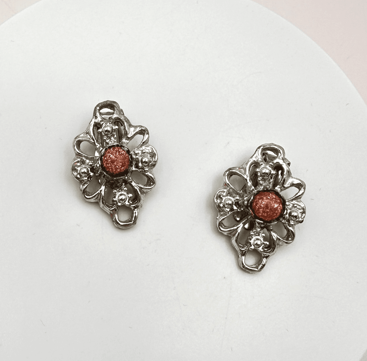 Vintage 90s Silver Tone Sparkling Stone Swirly Filigree Earrings Women's Jewelry