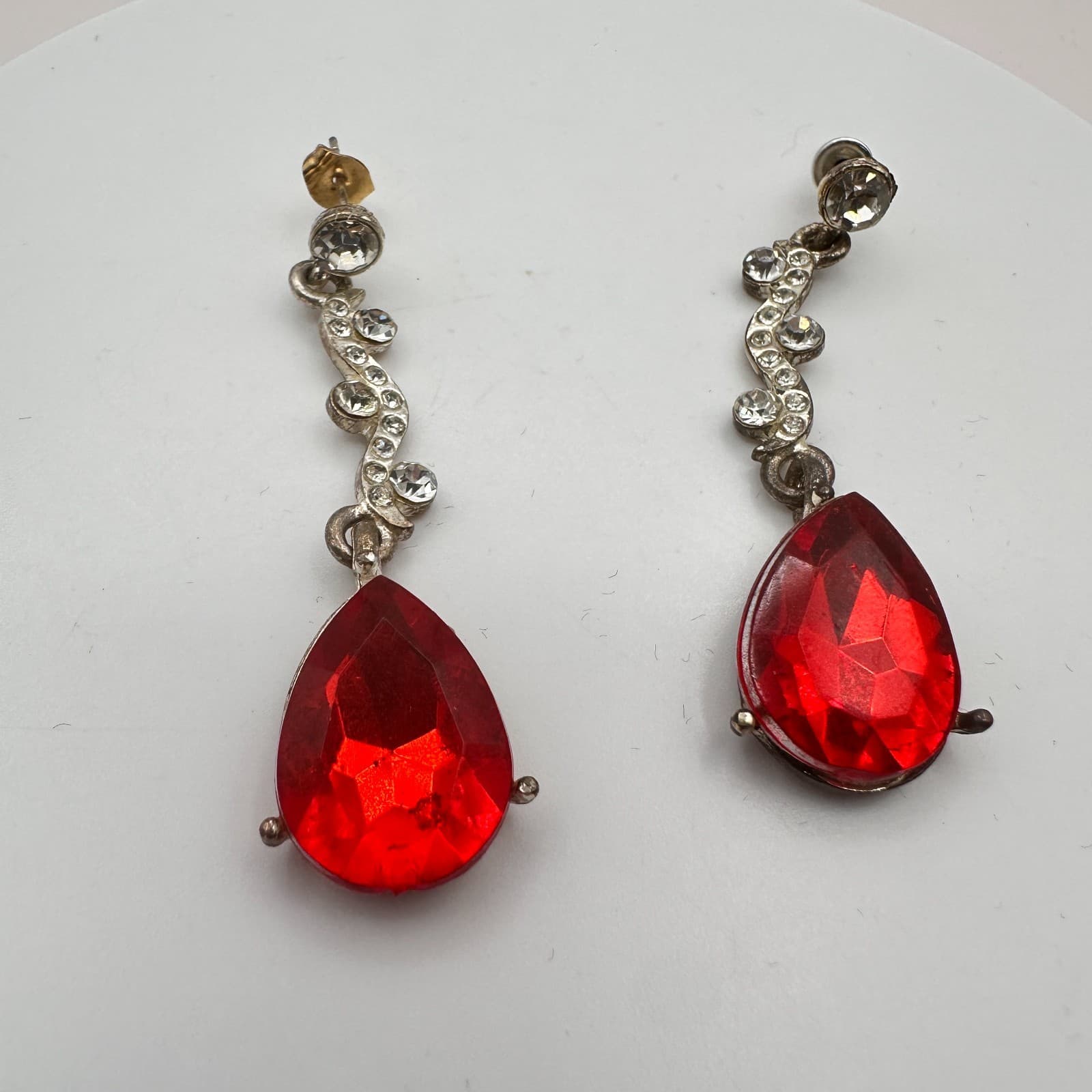 Vintage 90s Silver Tone Red Glass Teardrop Dangle Earrings Boho Fashion Jewelry