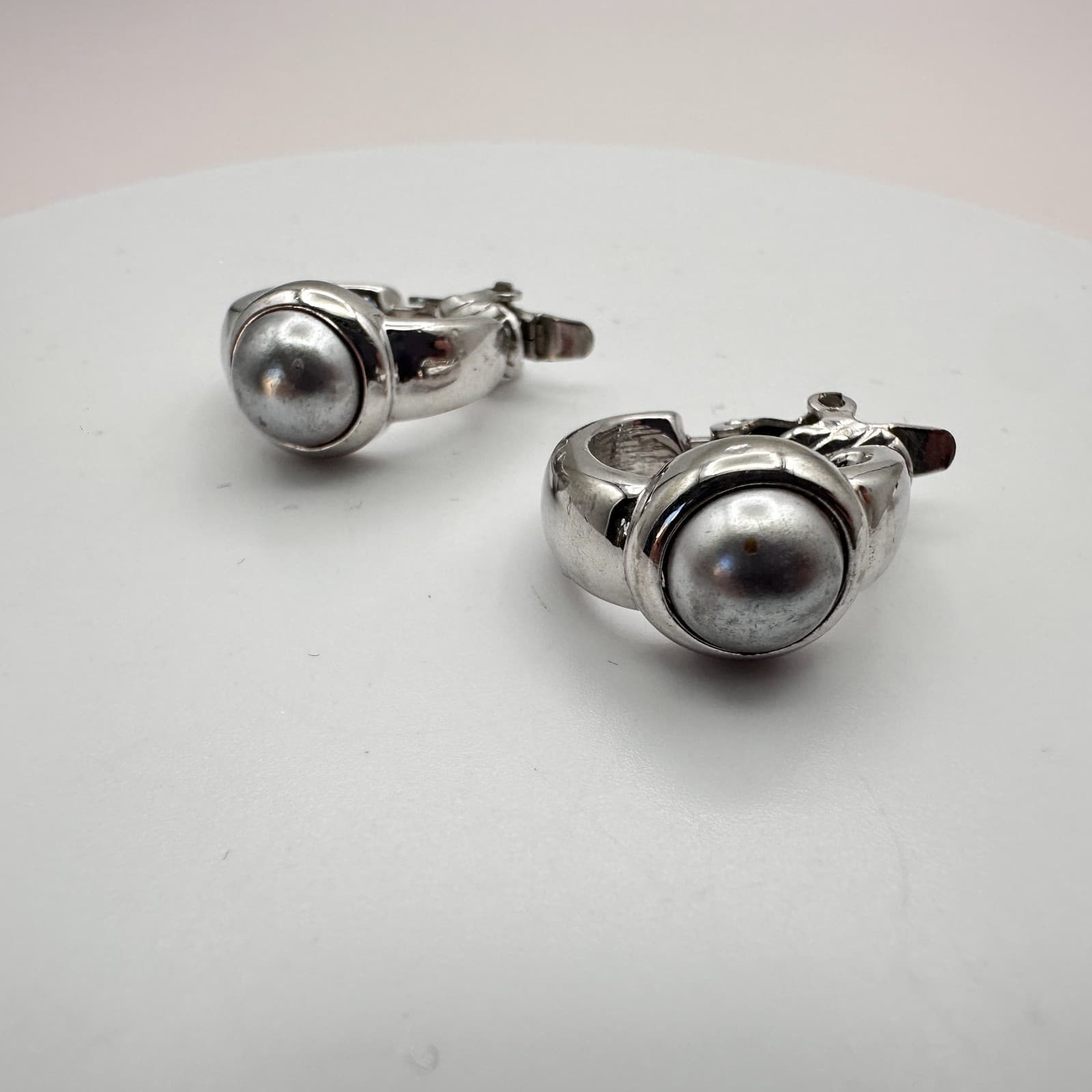 Vintage 90s Silver Tone Hoop Earrings Retro Classic Fashion Women's Jewelry