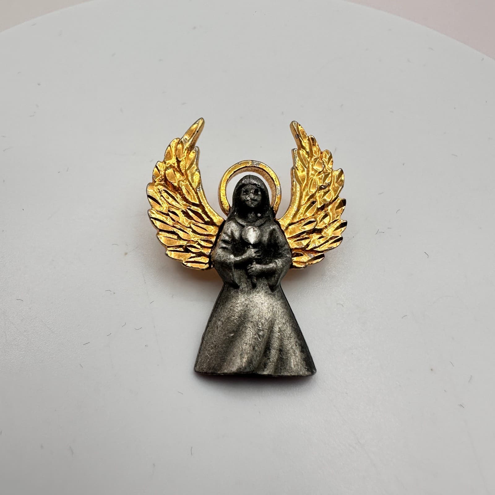 Vintage Y2K Gold Tone Angel Wings Pendant Religious Women's Classic Jewelry