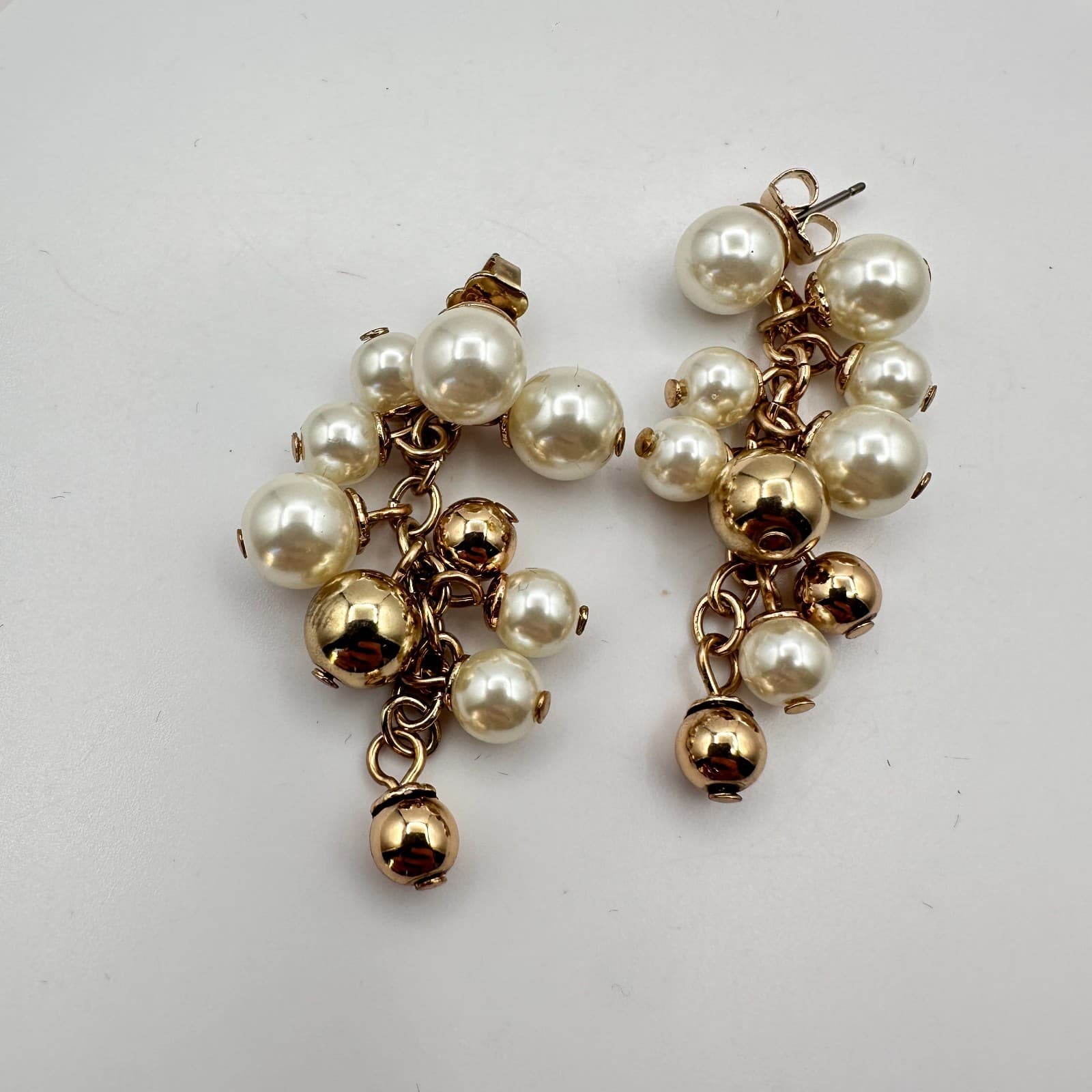 Vintage 90s Faux Pearl Dangle Drop Earrings Gold Tone Classic Fashion jewelry