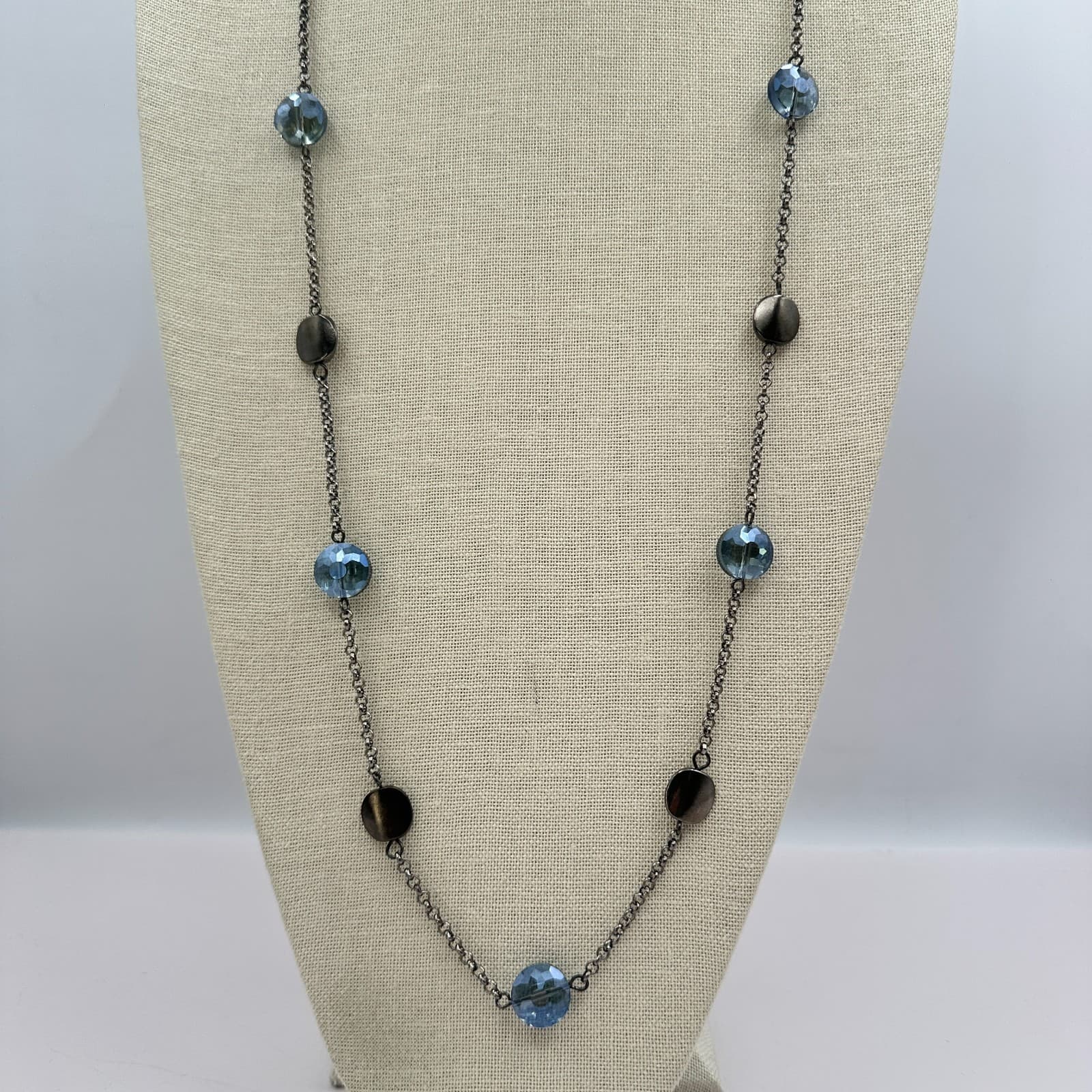 Vintage 80s Silver Tone Station Necklace Faceted Blue Beaded Classic Jewelry
