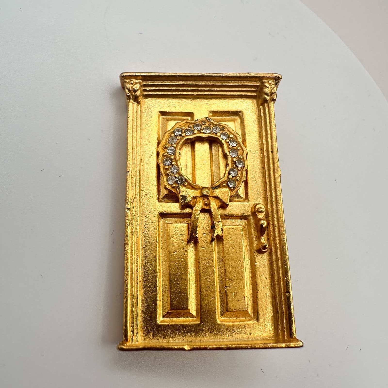 Vintage 90s Christmas Front Door Wreath Gold Tone Brooch Pin Clear Glass Jewelry