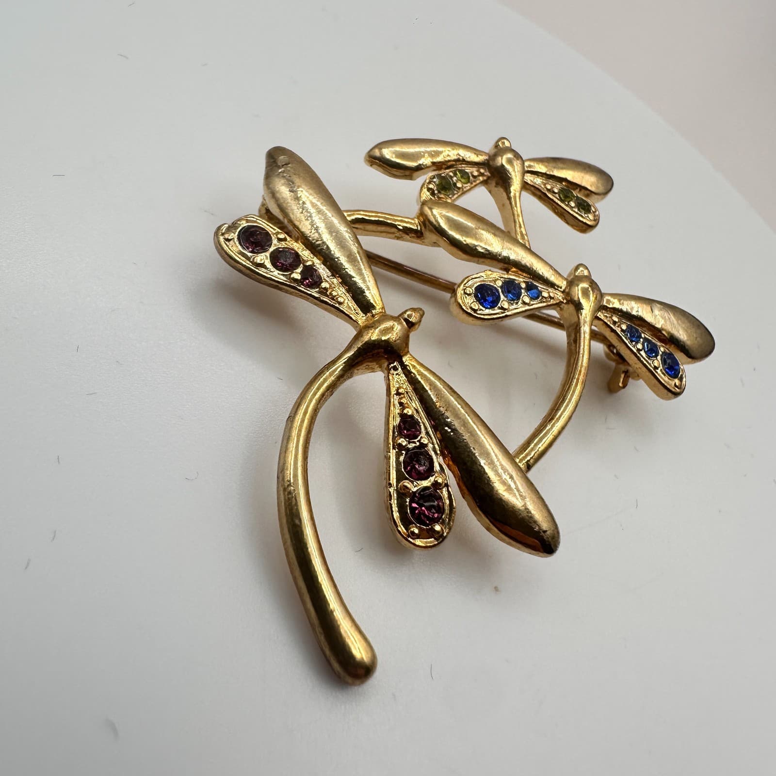 Vintage 90s Gold Tone Triple Dragonfly Brooch Glass Accents Fashion Jewelry