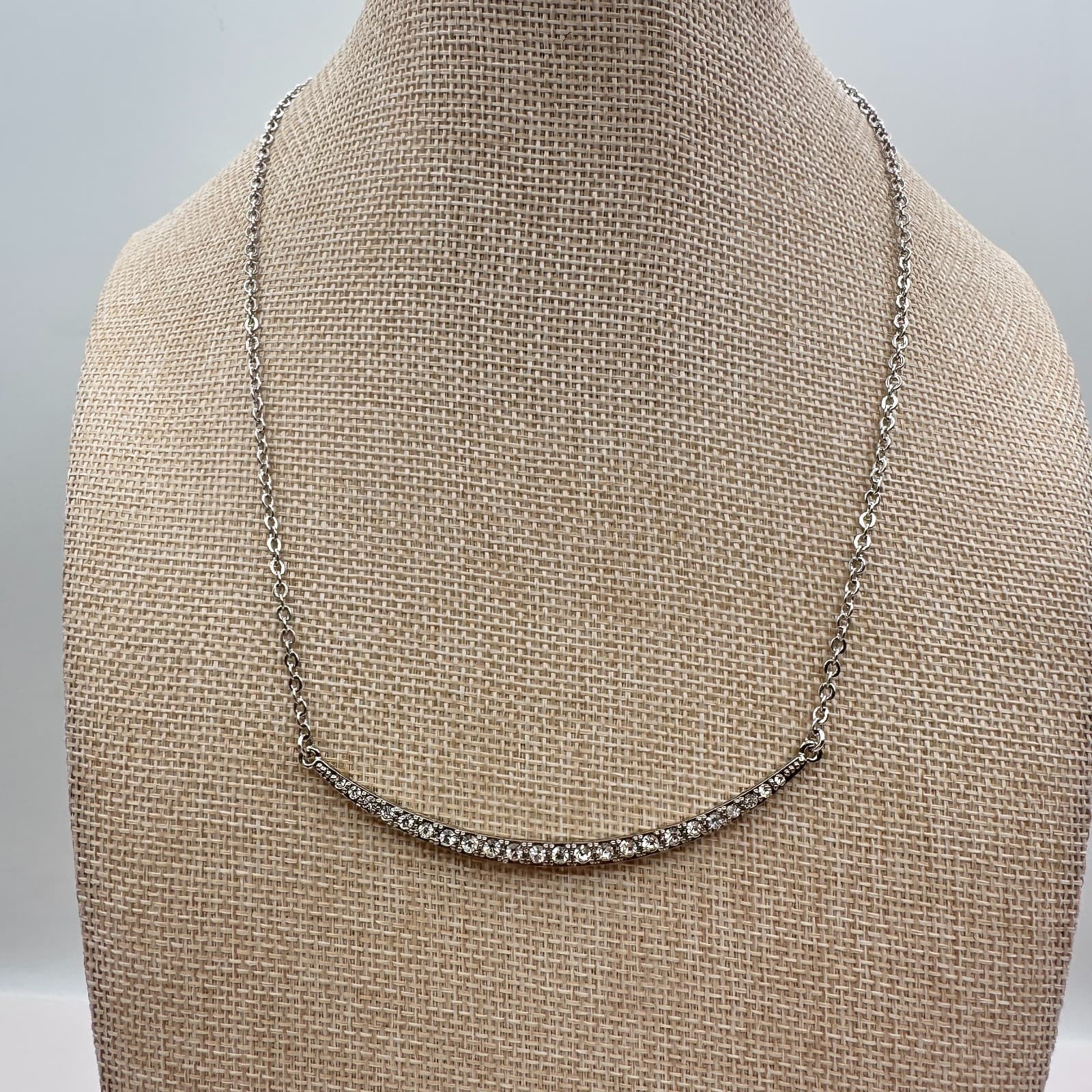 Vintage 90s Silver Tone Curved Bar Necklace Clear Glass Women's Fashion Jewelry
