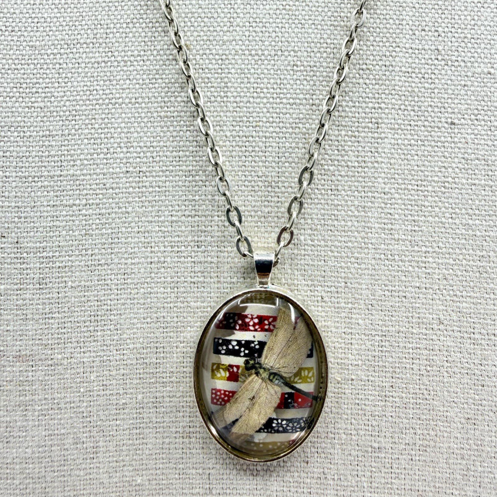 Vintage Silver Tone Dragonfly Pendant Necklace Oval Cabochon Boho Statement Boho