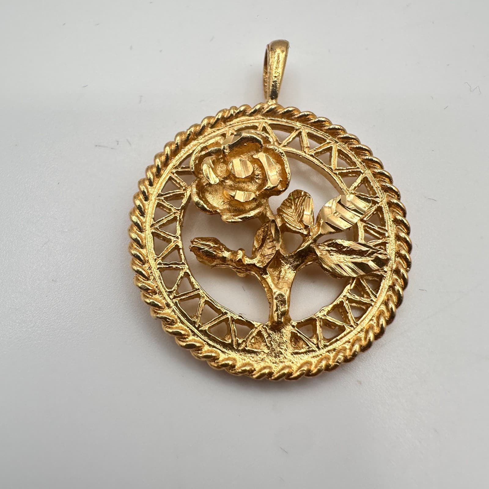 Vintage 90s Gold Tone Rose Flower Circle Pendant Diamond Cut Textured Jewelry