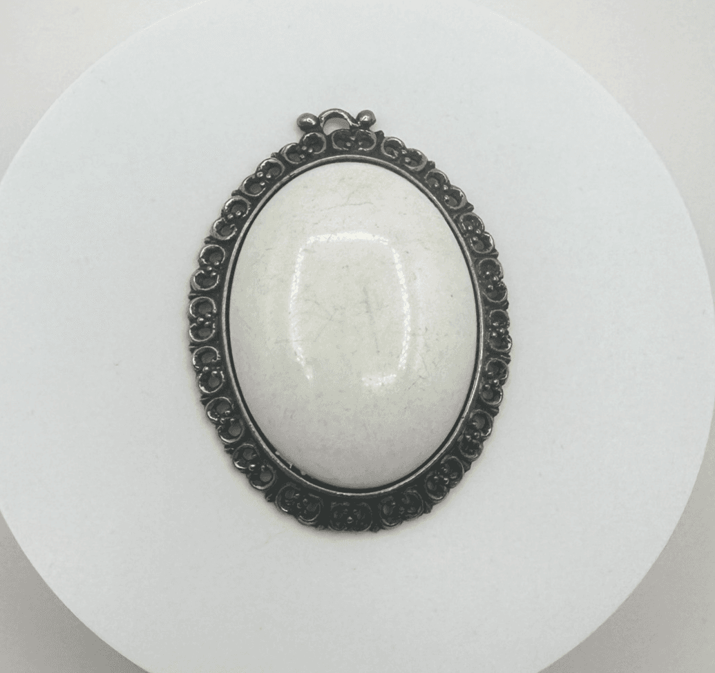 Vintage Y2K Silver Tone Cabochon White Oval Pendant Women's Classic Jewelry