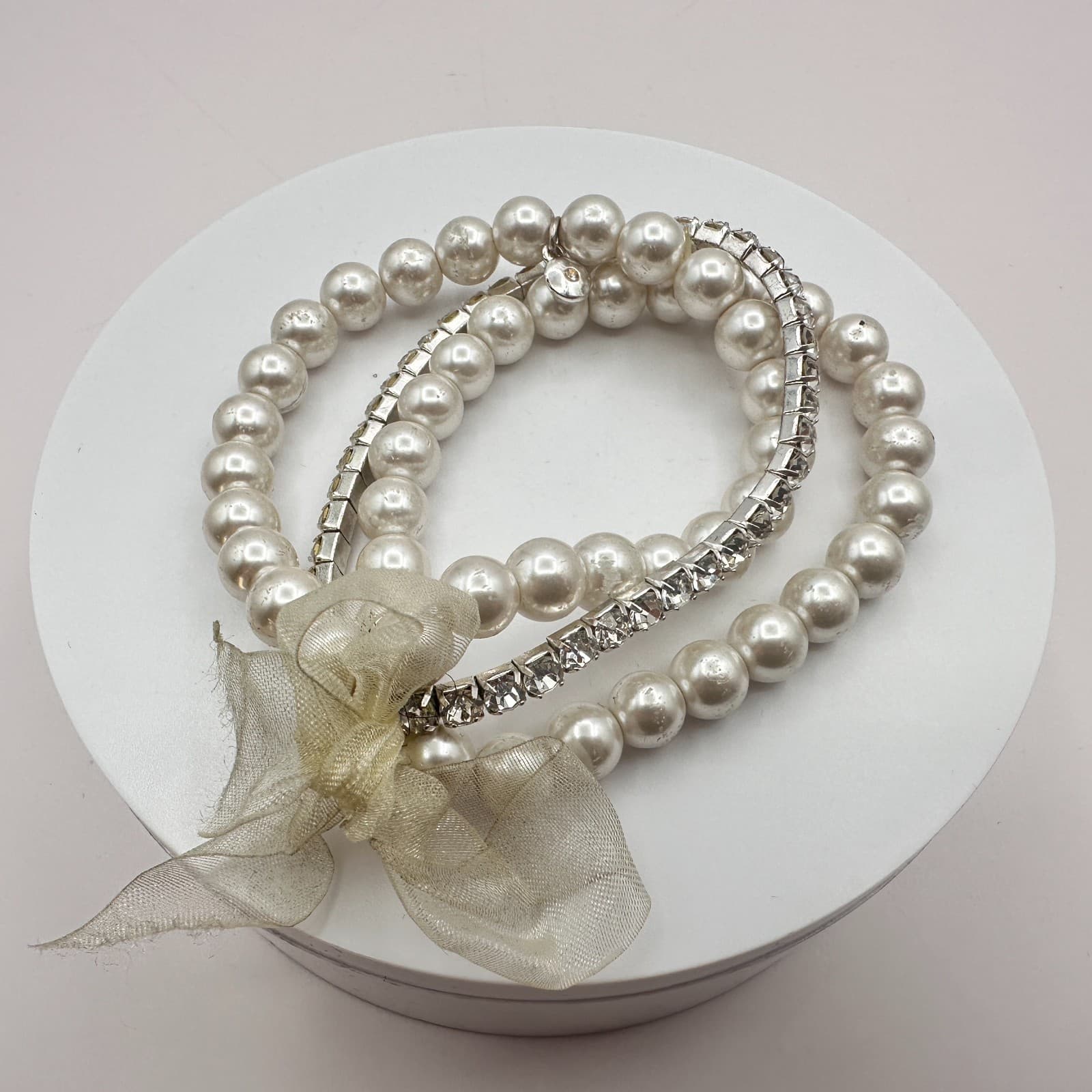 Vintage Y2K Silver Tone Rhinestone Faux Pearl Beaded Ribbon Bracelet Jewelry