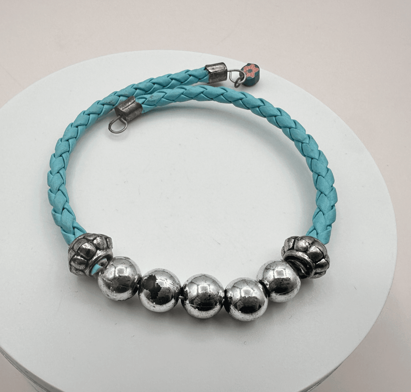 Vintage Y2K Silver Tone Beaded Leather Braided Bracelet Women's Classic Jewelry