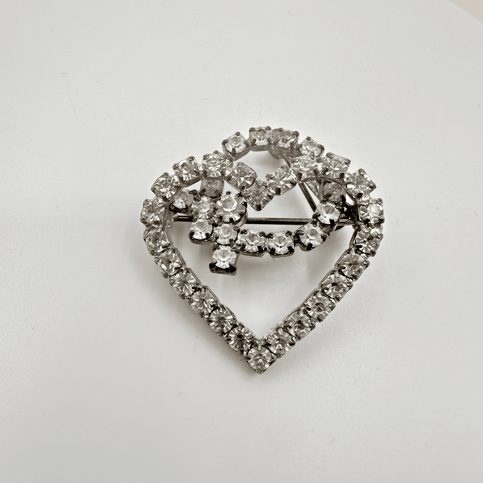 Vintage Y2K Double Heart Clear Rhinestone Brooch Pin Silver Tone Jewelry