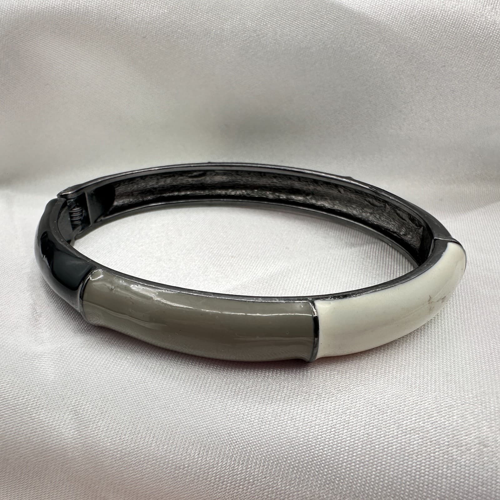 Vintage 90s Enamel Bangle Bracelet Hinge Geometric Fashion Women's Jewelry