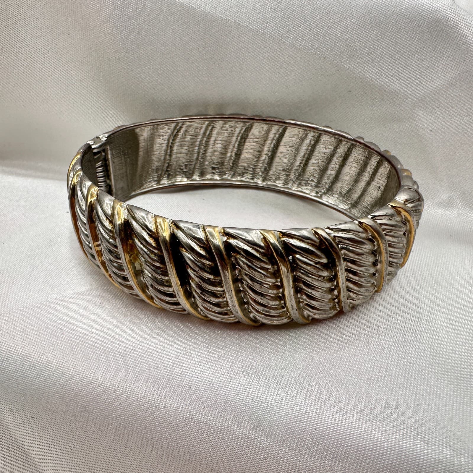 Vintage 80s Silver Tone Twisted Cable Bangle Bracelet Chunky Fashion Jewelry