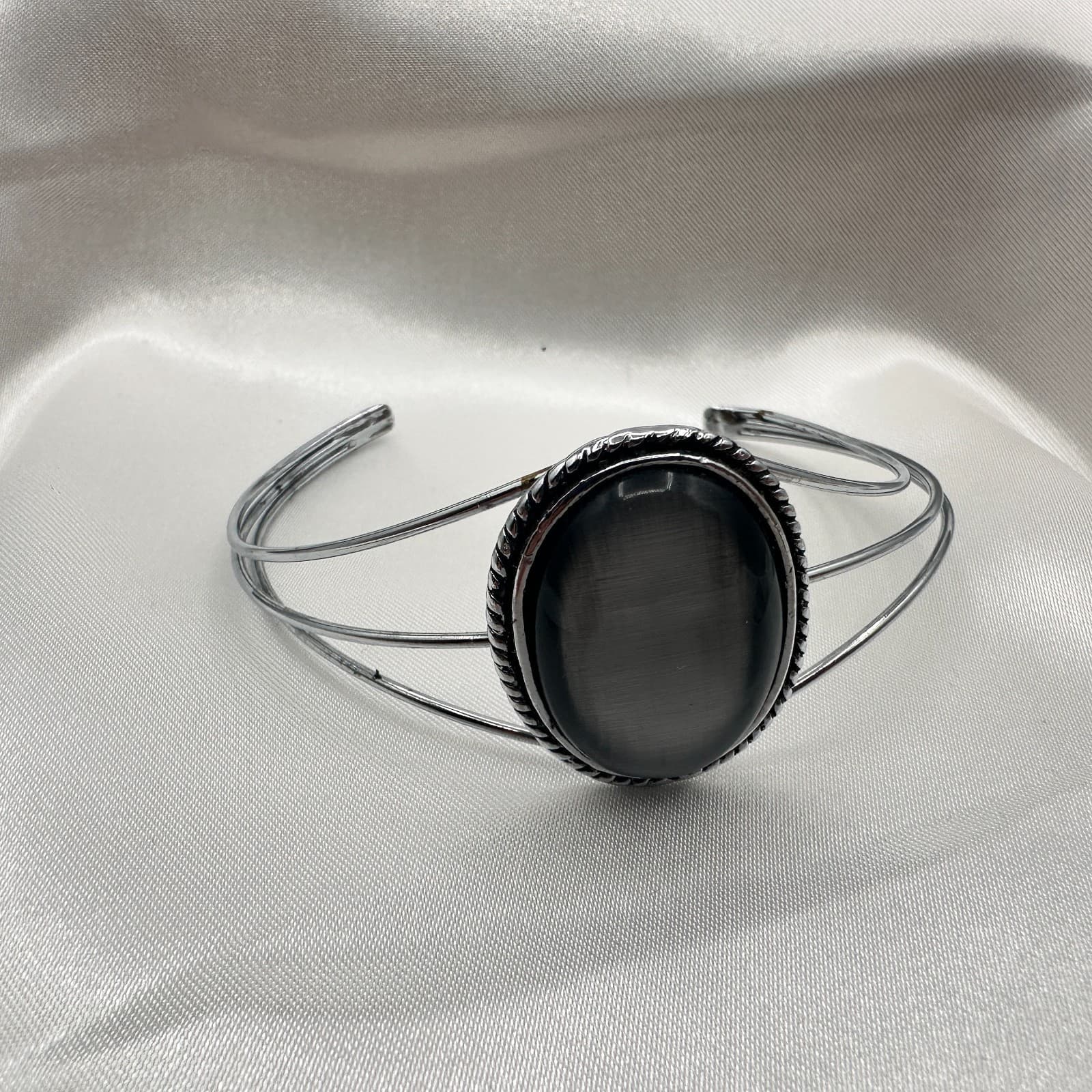 Vintage 80s Navajo Silver Tone Black Cabochon Rope Cuff Bangle Bracelet Jewelry