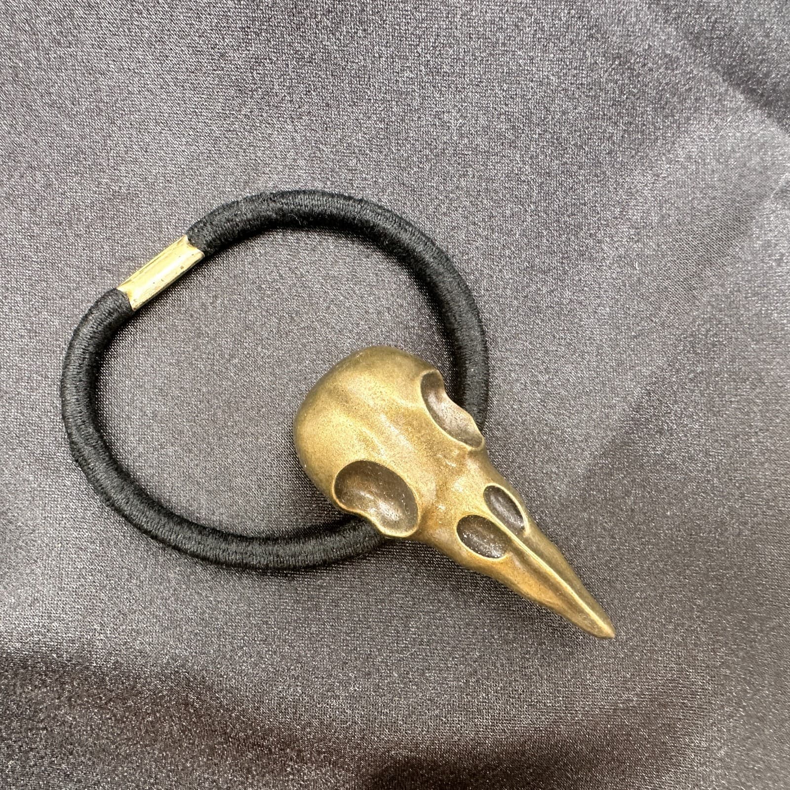 Vintage Y2K Bronze Tone Crow Skull Up Elastic Hair Band Halloween Hair Accessory