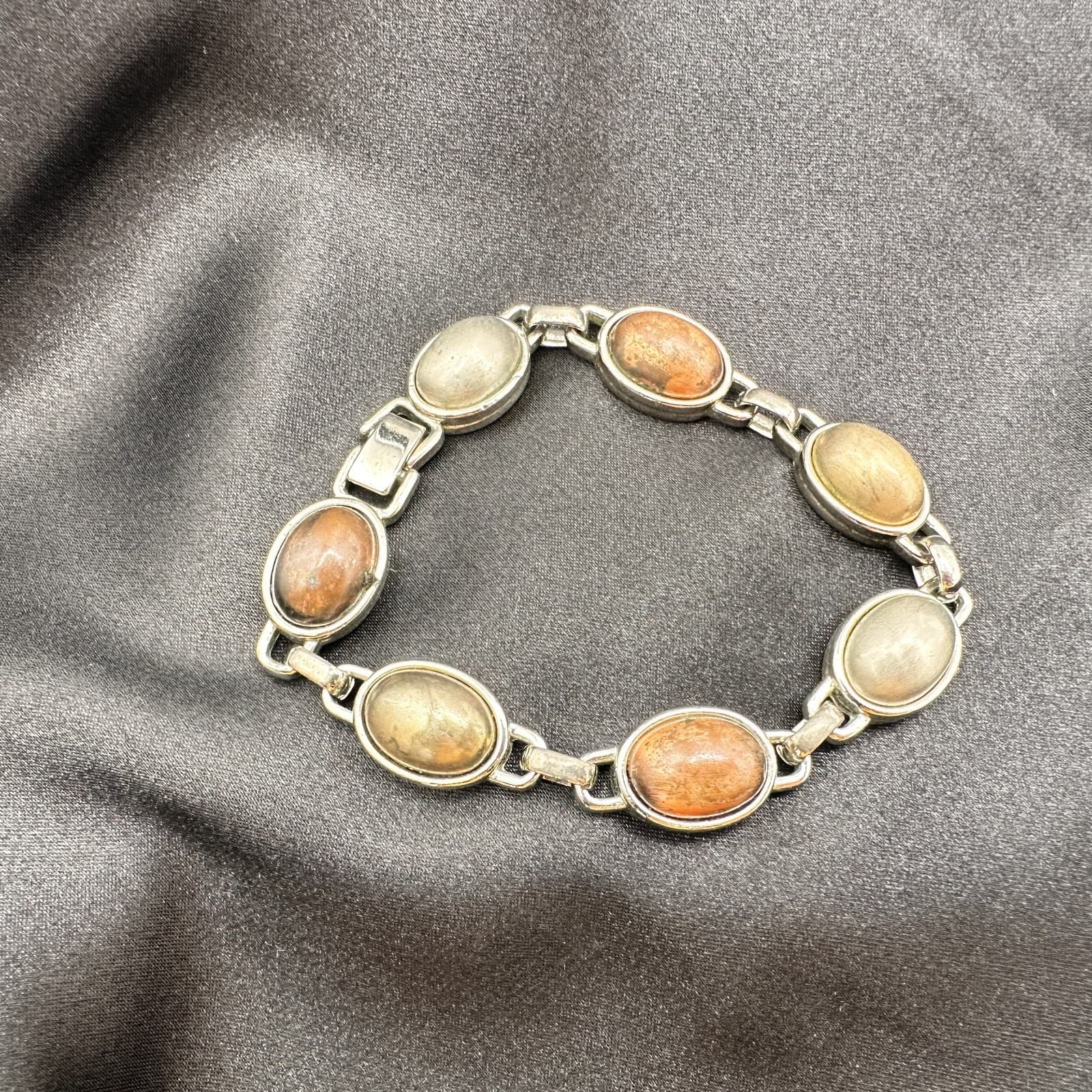 Vintage Y2K Silver Tone Polycrome Oval Cabochon Link Bracelet Classic Jewelry