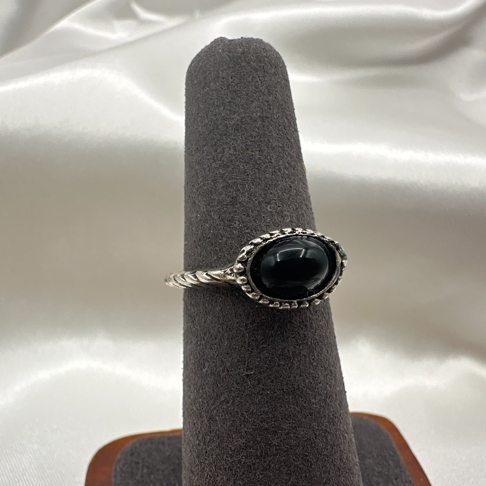 Vintage Y2K Silver Tone Black Onyx Stone Ring Women's Classic Fashion Jewelry