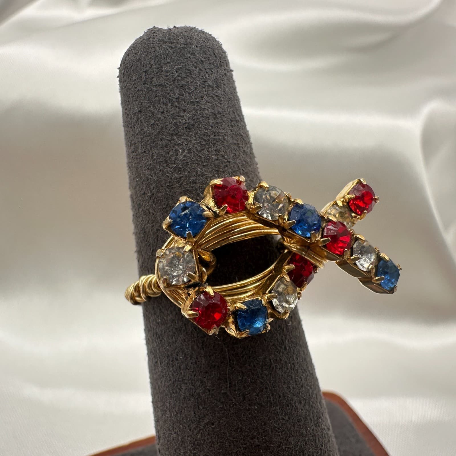 VTG Y2K Gold Tone Rhinestones Statement Bow Ring Women's Classic Fashion Jewelry