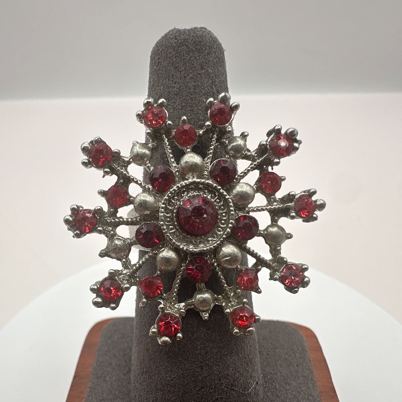 Vintage Y2K Silver Tone Snowflake Red Rhinestone Ring Women's Classic Jewelry