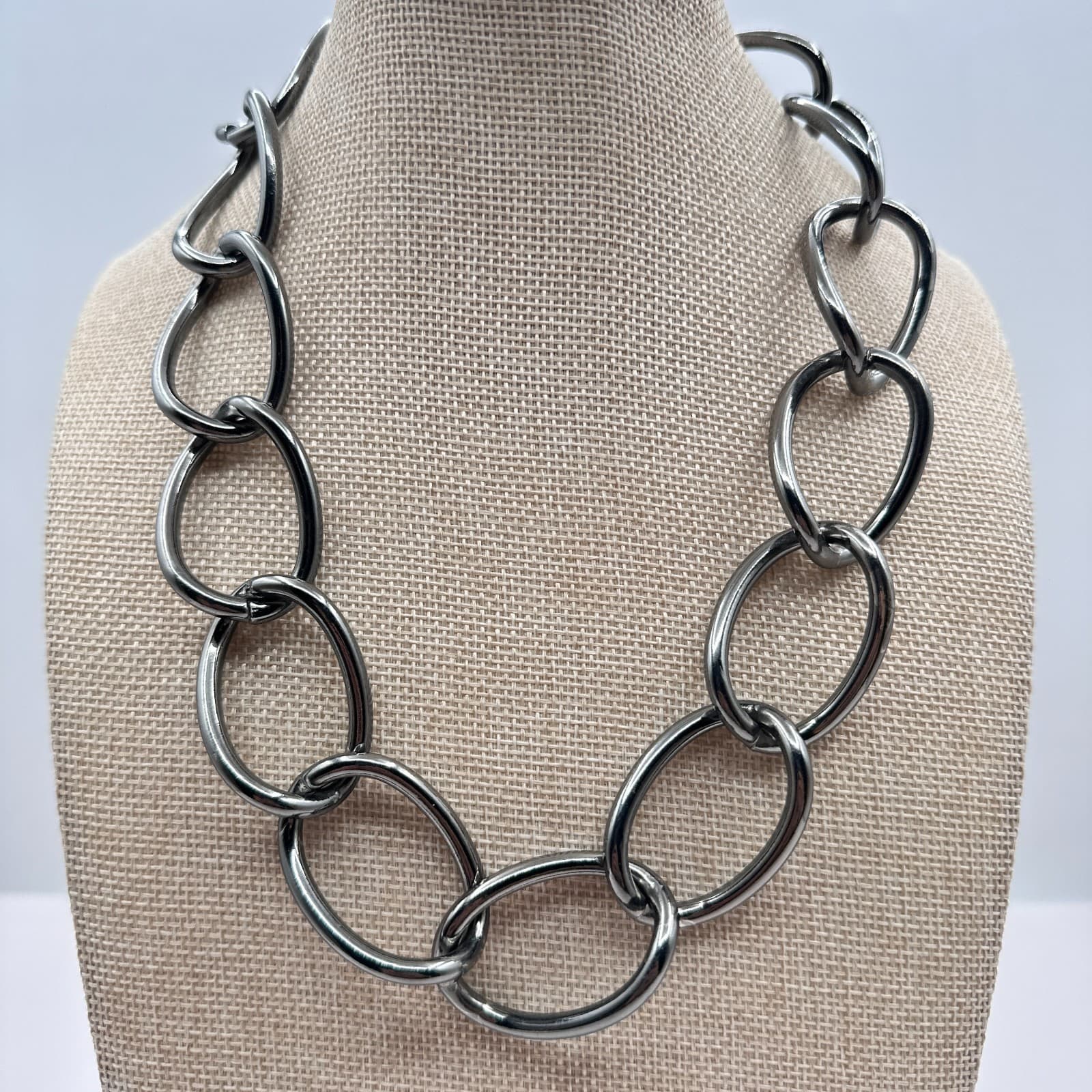 Vintage 90s Chunky Gunmetal Oval Link Statement Necklace Polished Finish Jewelry