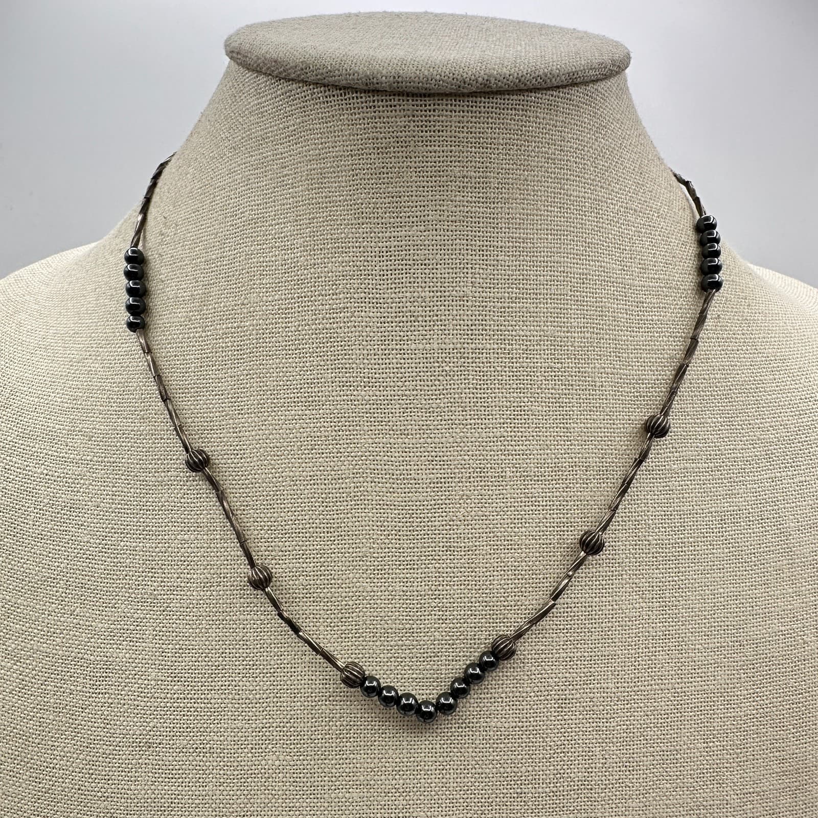 Vintage 90s Hematite SilverTone tube Bead Necklace Metallic Ball Fashion Jewelry