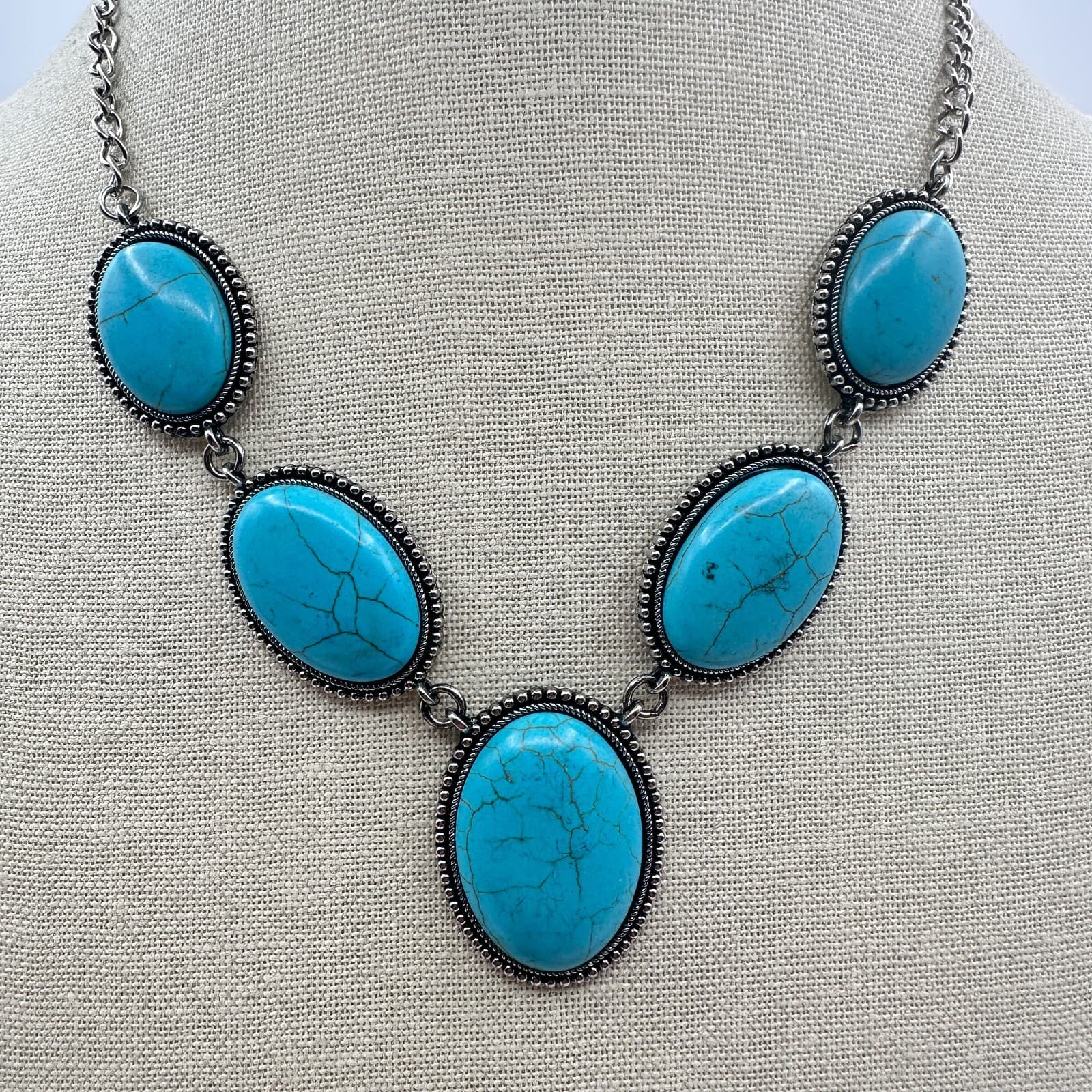 Vintage Y2K Silver Tone Oval Stone Statement Necklace Chain Jewelry