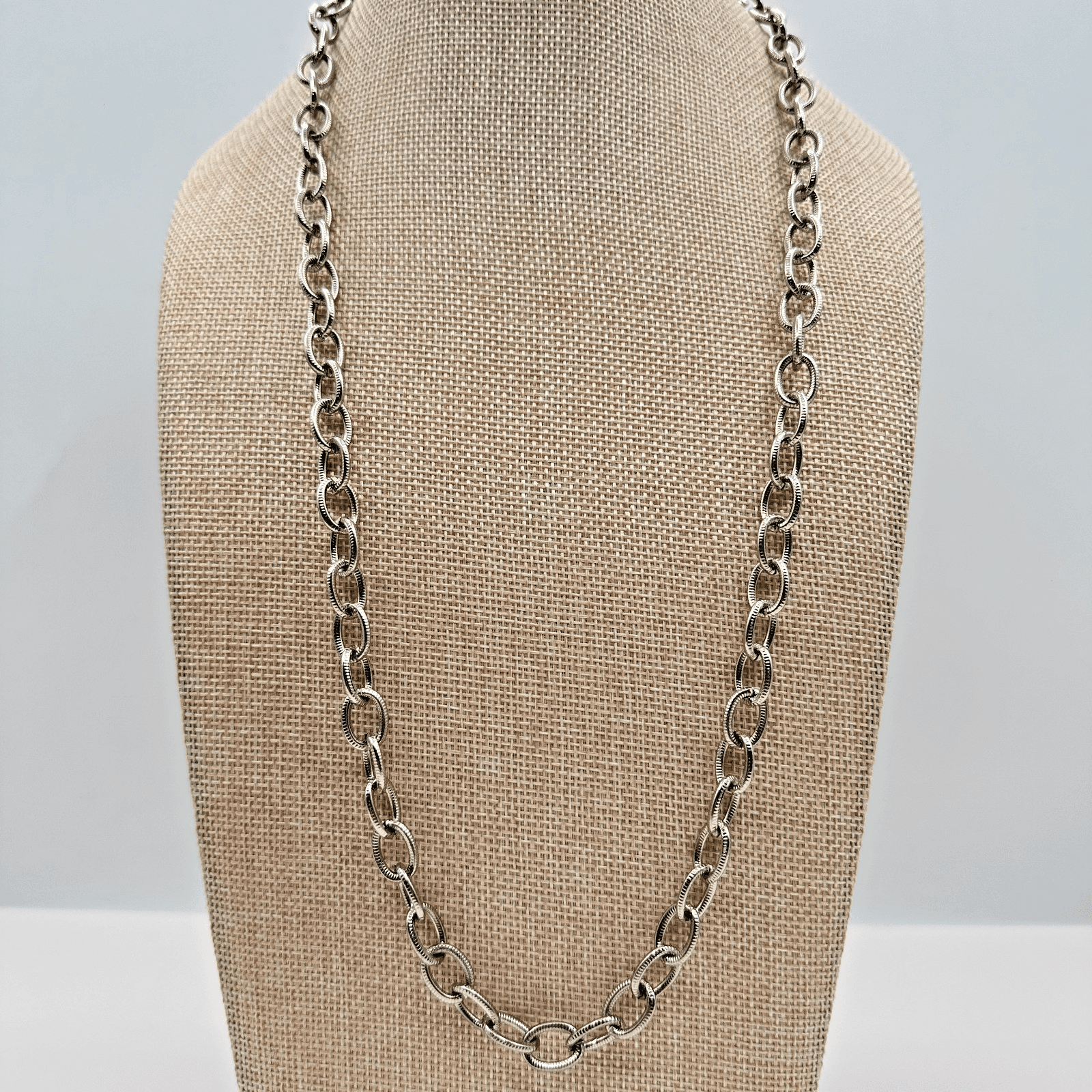 Vintage Y2K Silver Tone Oval Link Chain Long Layering Necklace Classic Jewelry